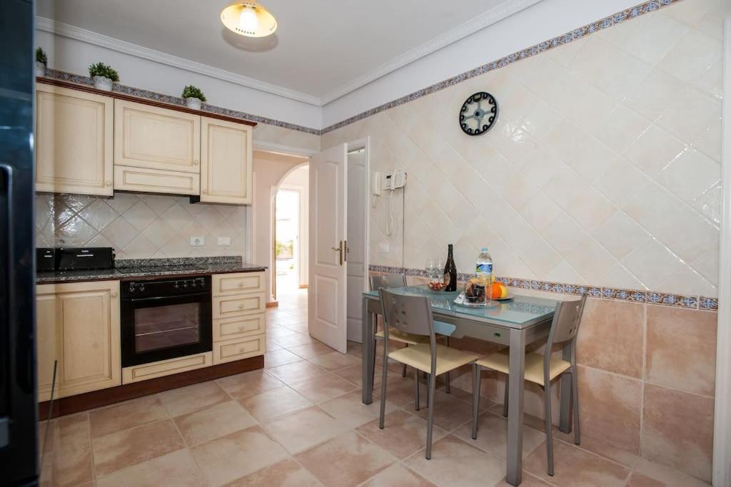 Villa Vanesa Luxury Private With A Heated Pool, 4 Bedrooms And 4 Bathrooms