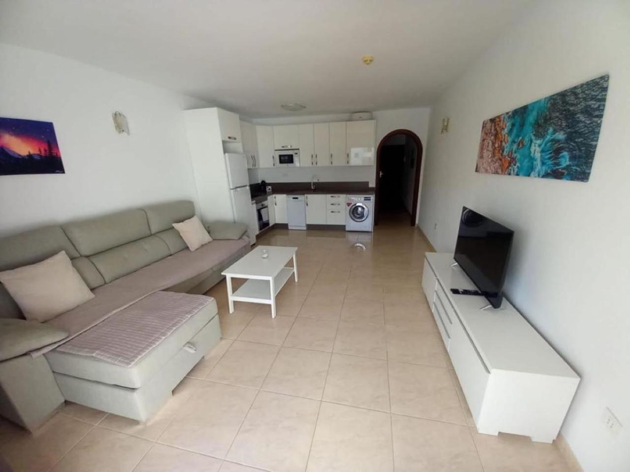 Victoria Court 2 - Lovely 65 Los Cristianos (Tenerife)