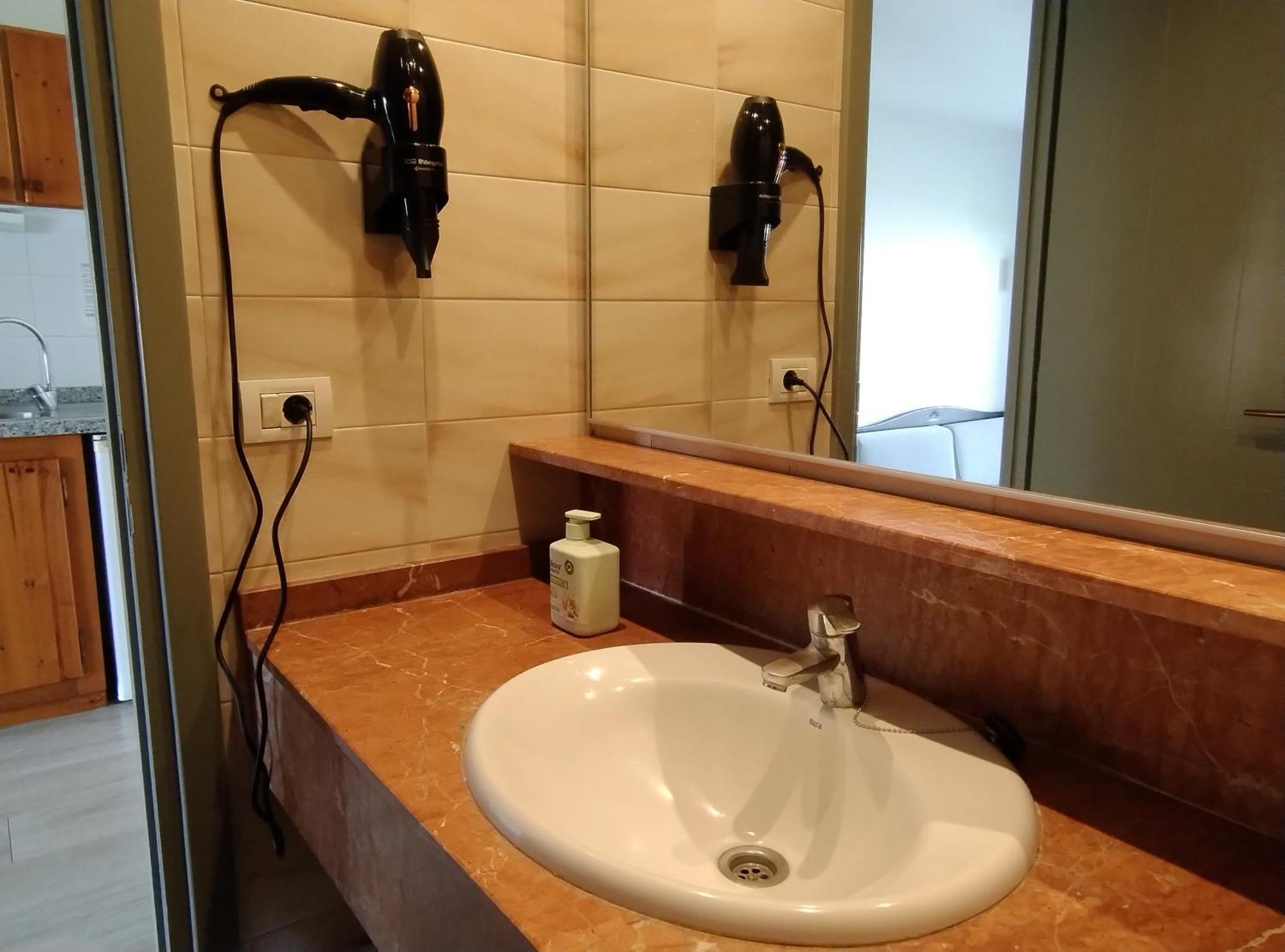 - Flowers Appartement