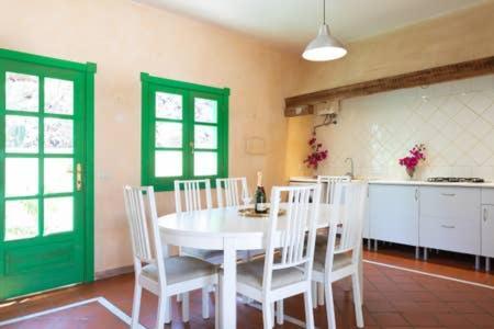 St Tropez Heated Pool Villa *