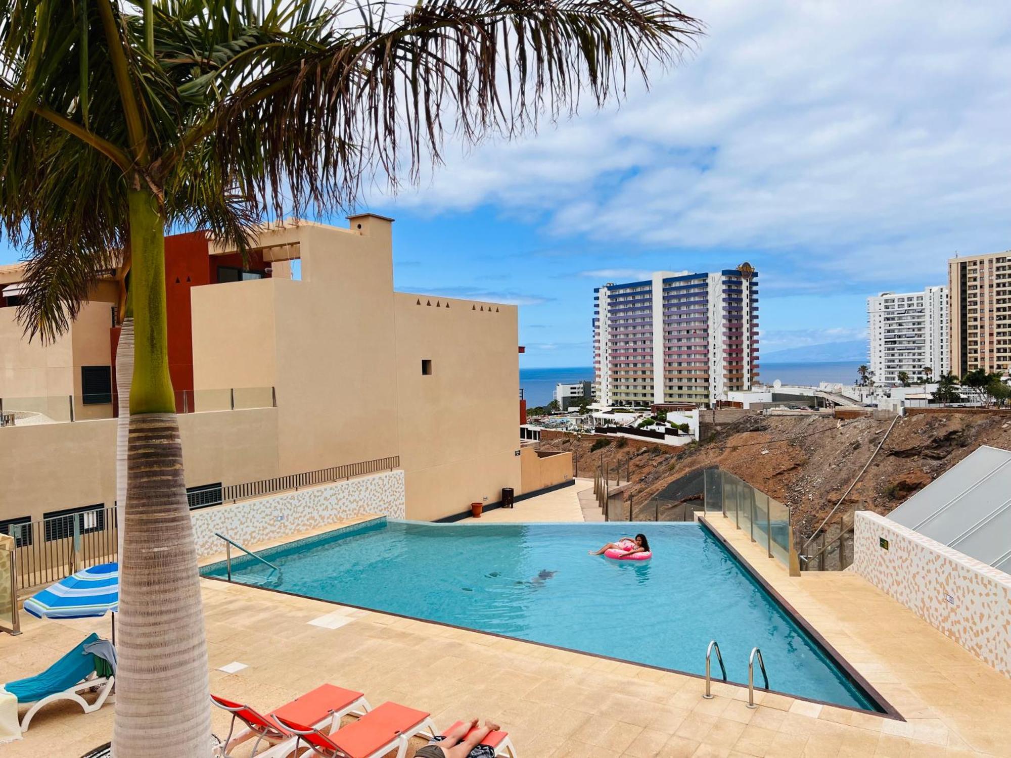 #seaparaiso# Heated Pool,private Parking,fast Wifi Apartamento