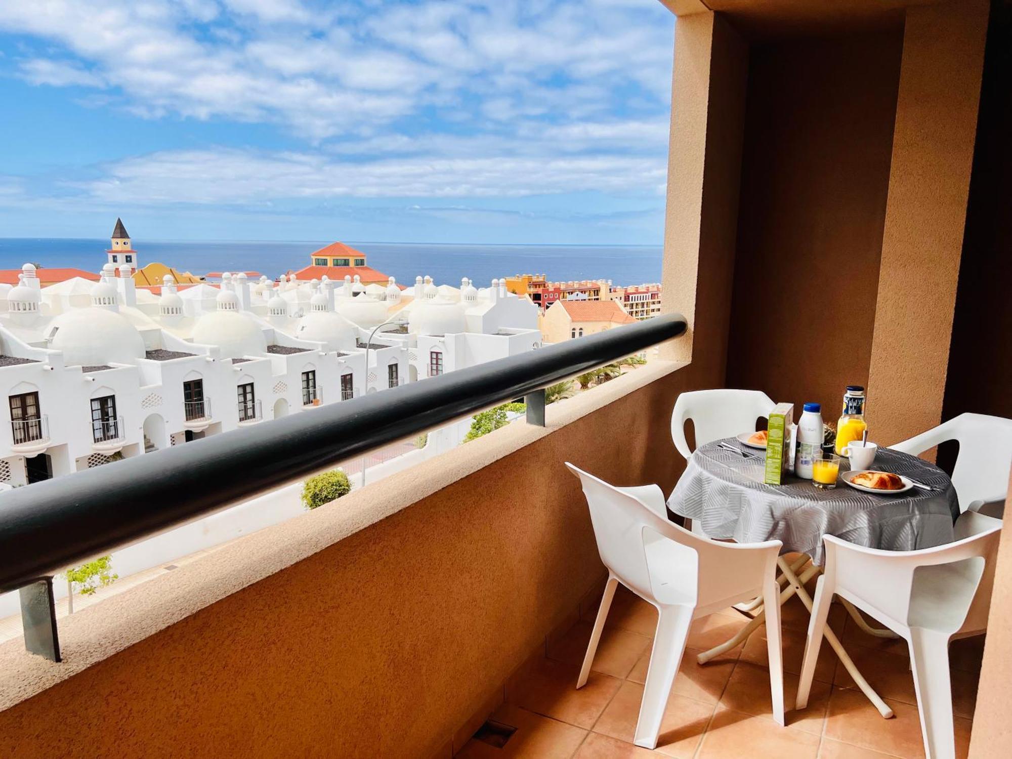#seaparaiso# Heated Pool,private Parking,fast Wifi * Costa Adeje (Tenerife)