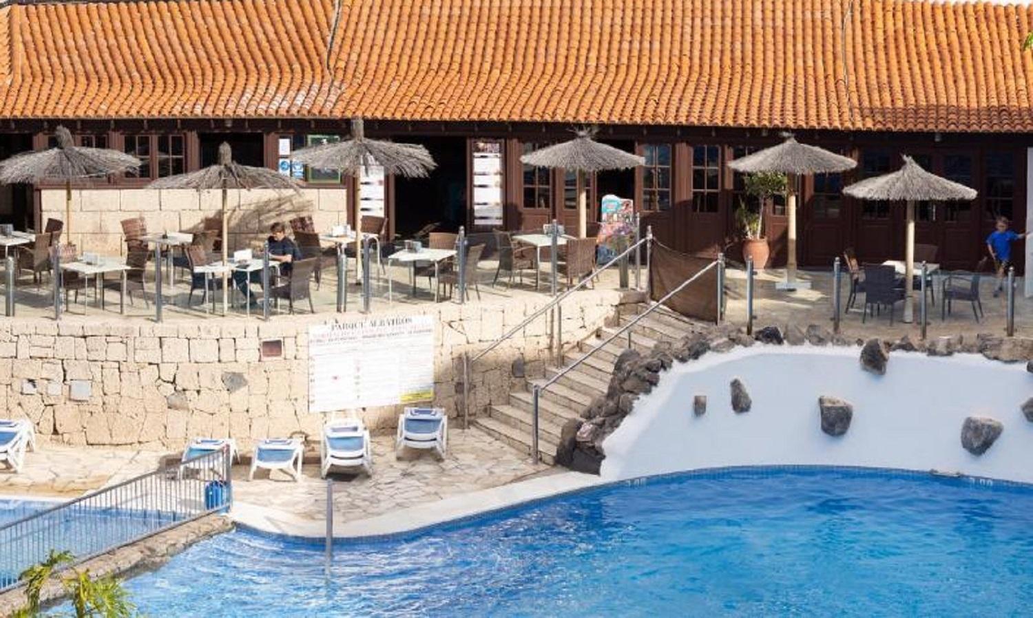 Bib's Pool Side And Ocean View Apartment