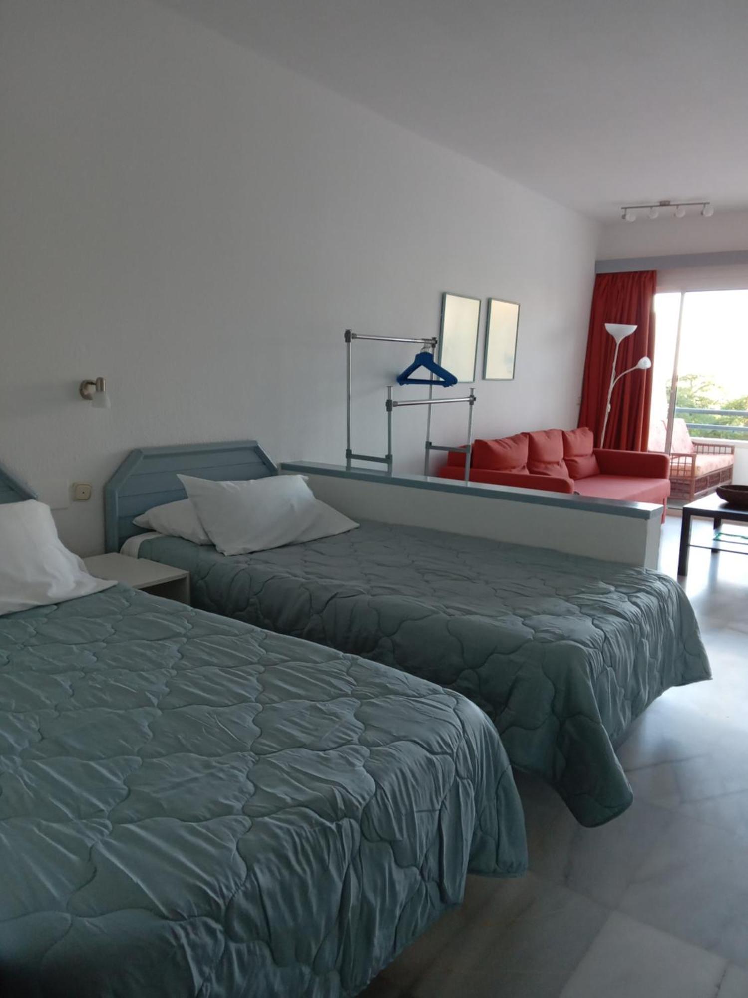 Club Atlantis 160 - Playa De Americas Appartement *
