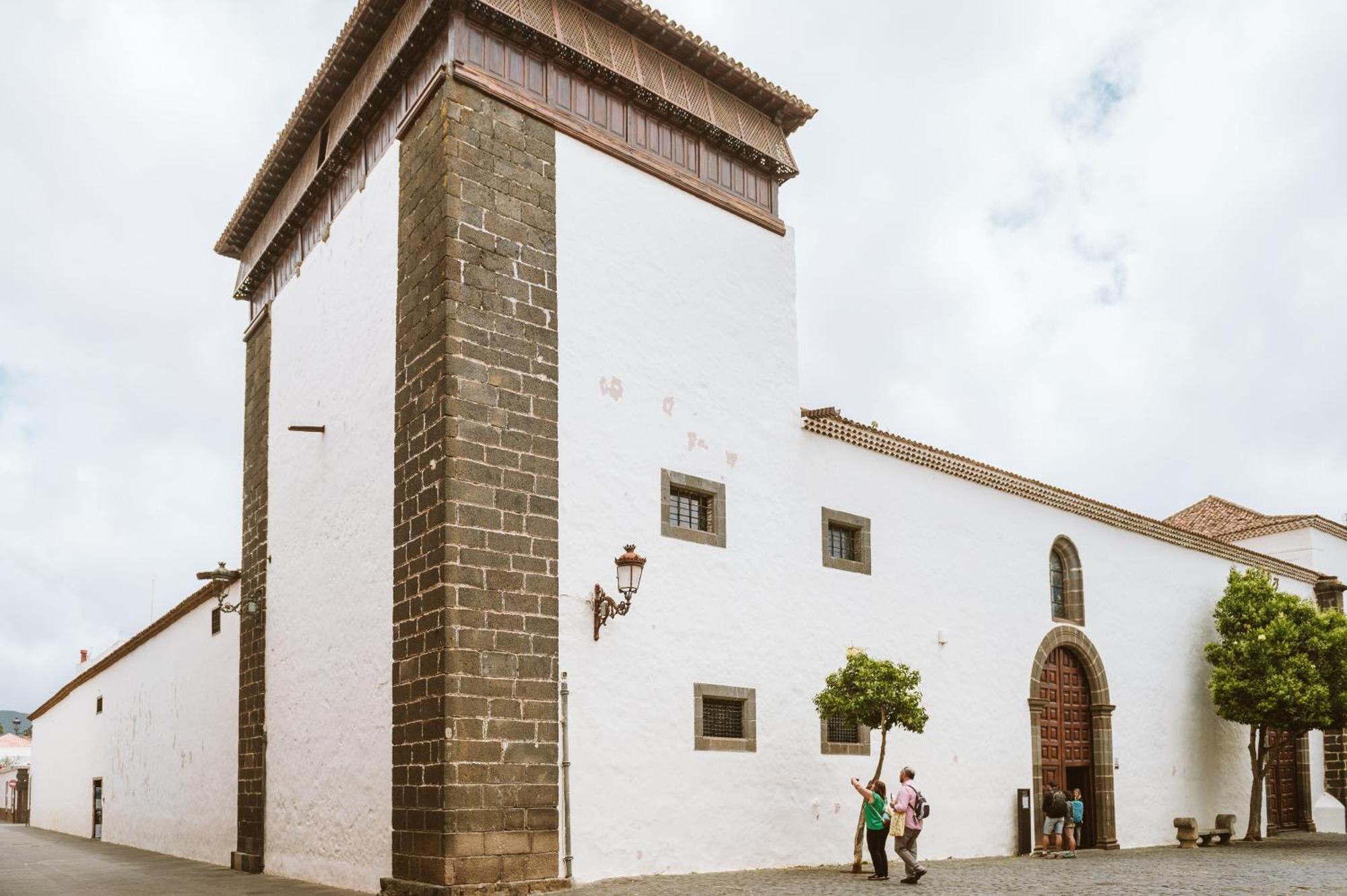 Marhaba La Laguna, En Centro Historico De *