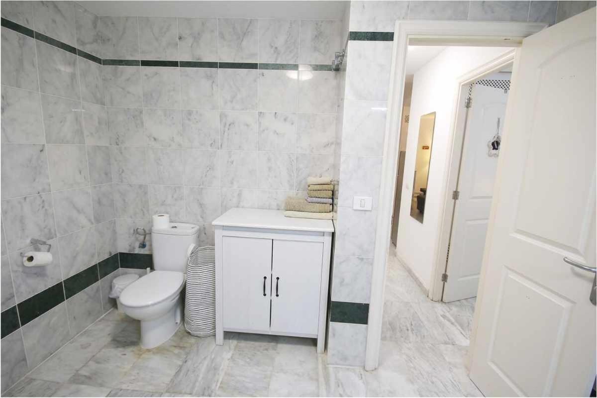 Dinastia B401 By Tenerife & Sales *