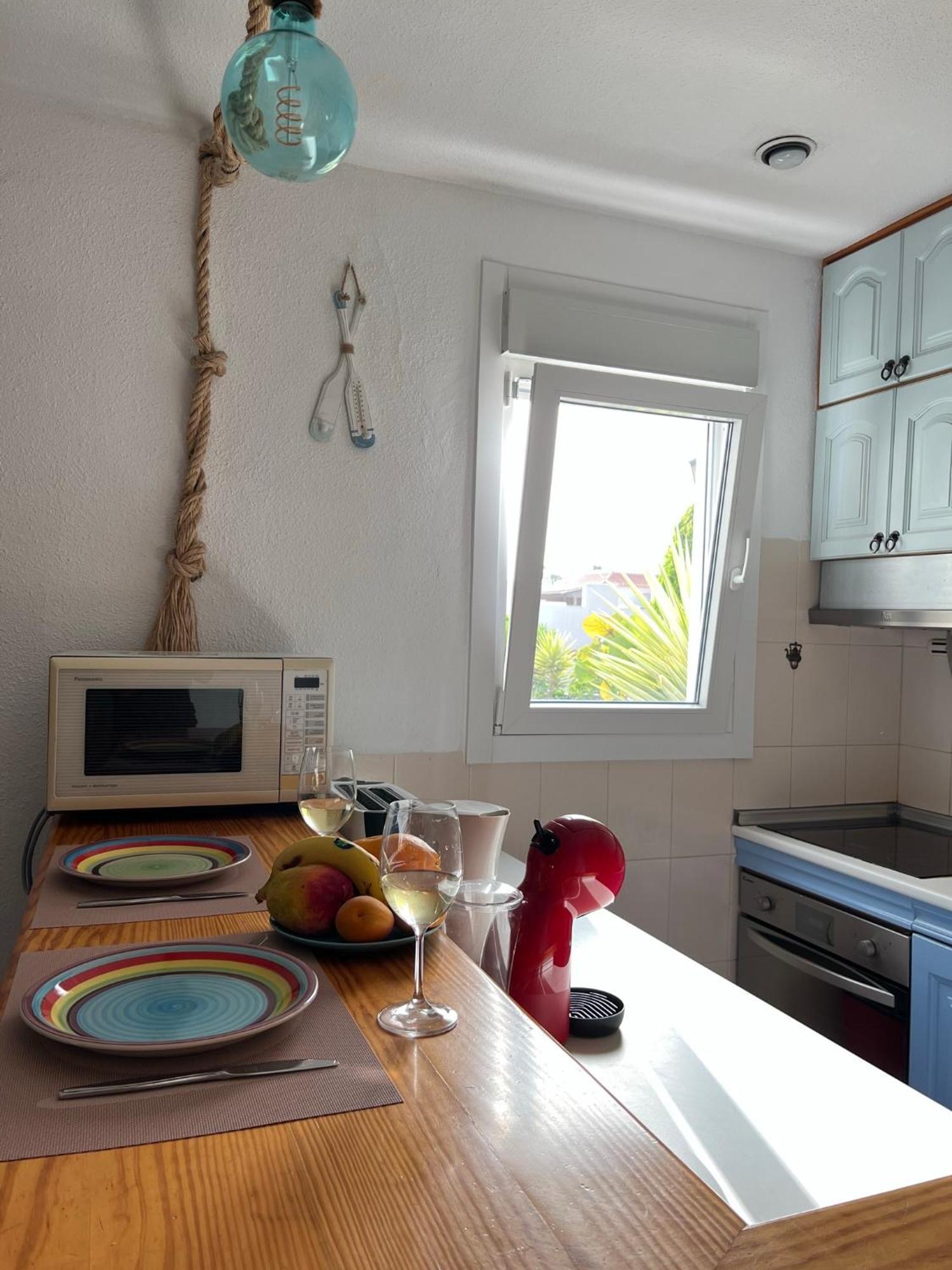 Apartment Cactus's House, 150 M Beach, 1 Bdr, 4 Guests, Wifi, Netflix,