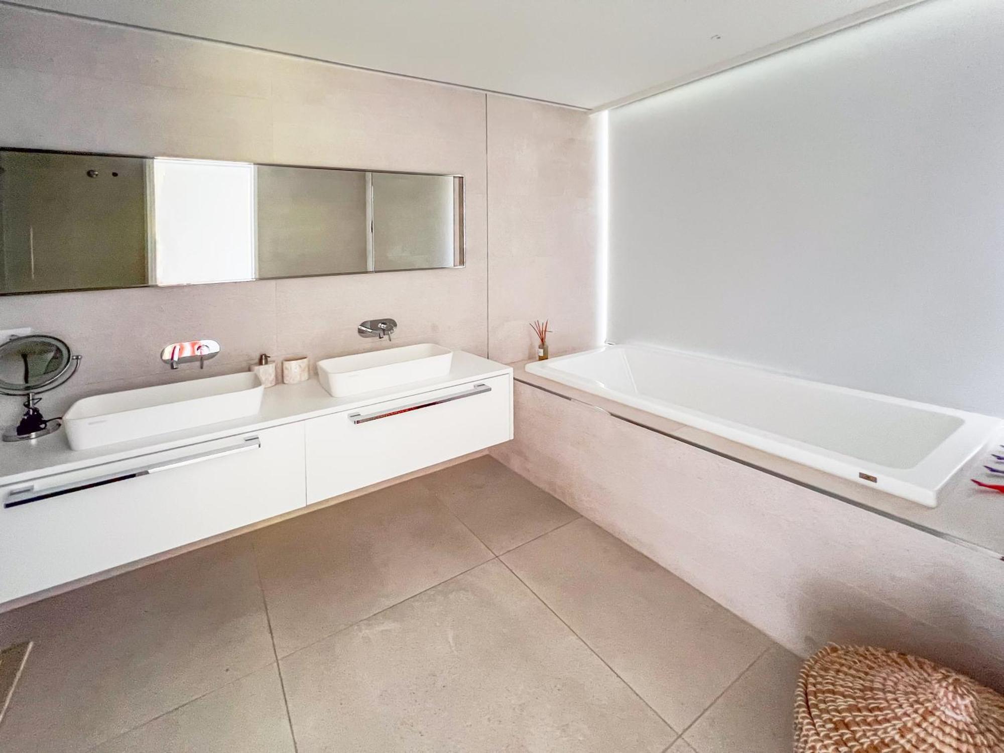 Villa Veiga With Heated Pool *