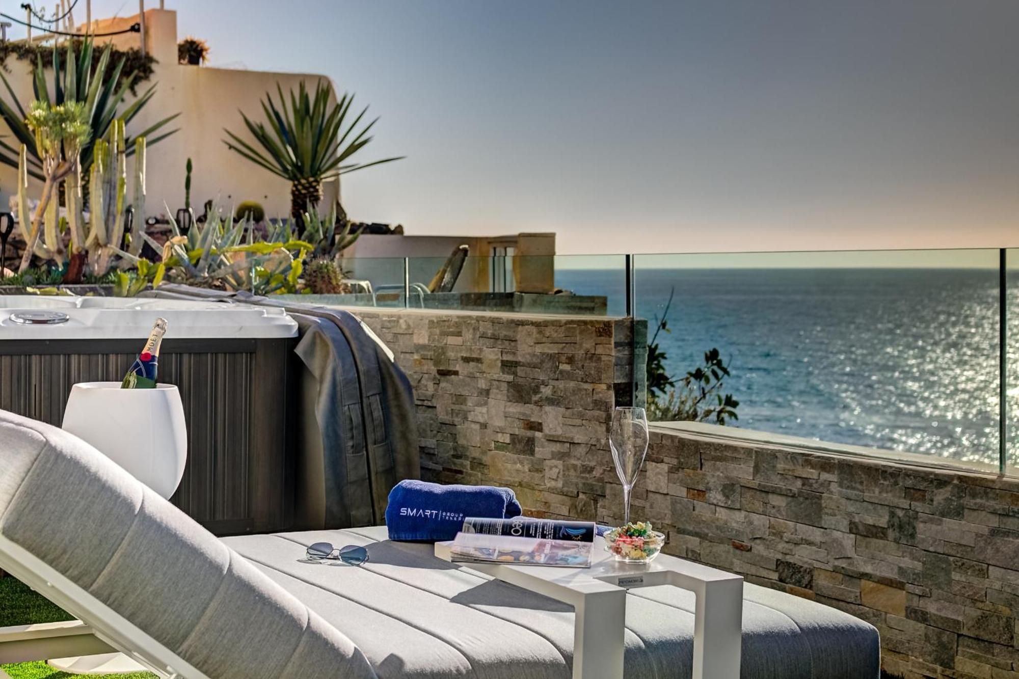 Apartment Terrace On The Sea *