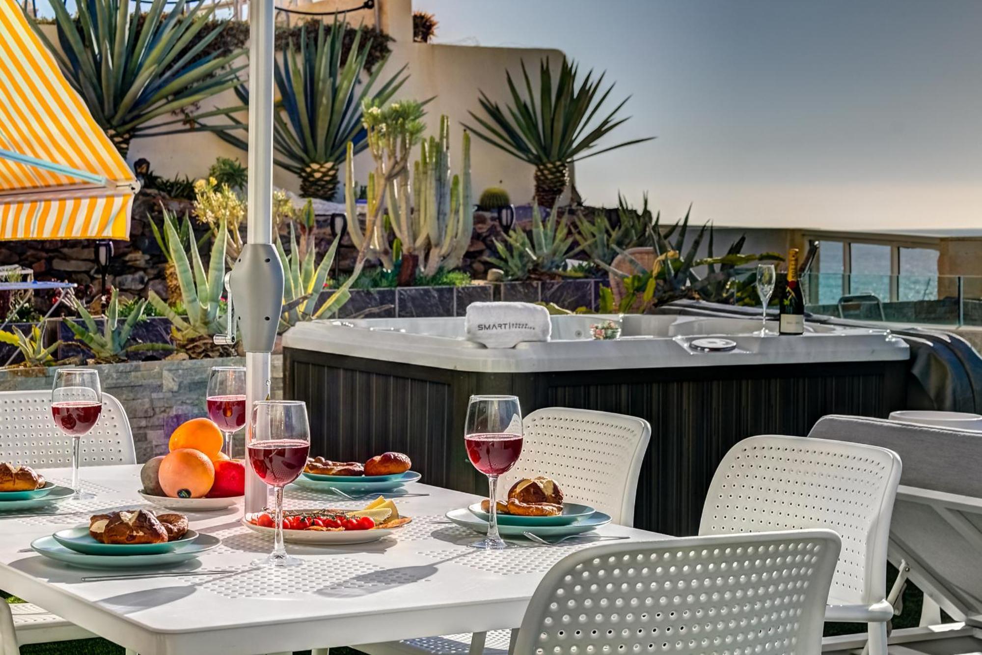 Apartment Terrace On The Sea *