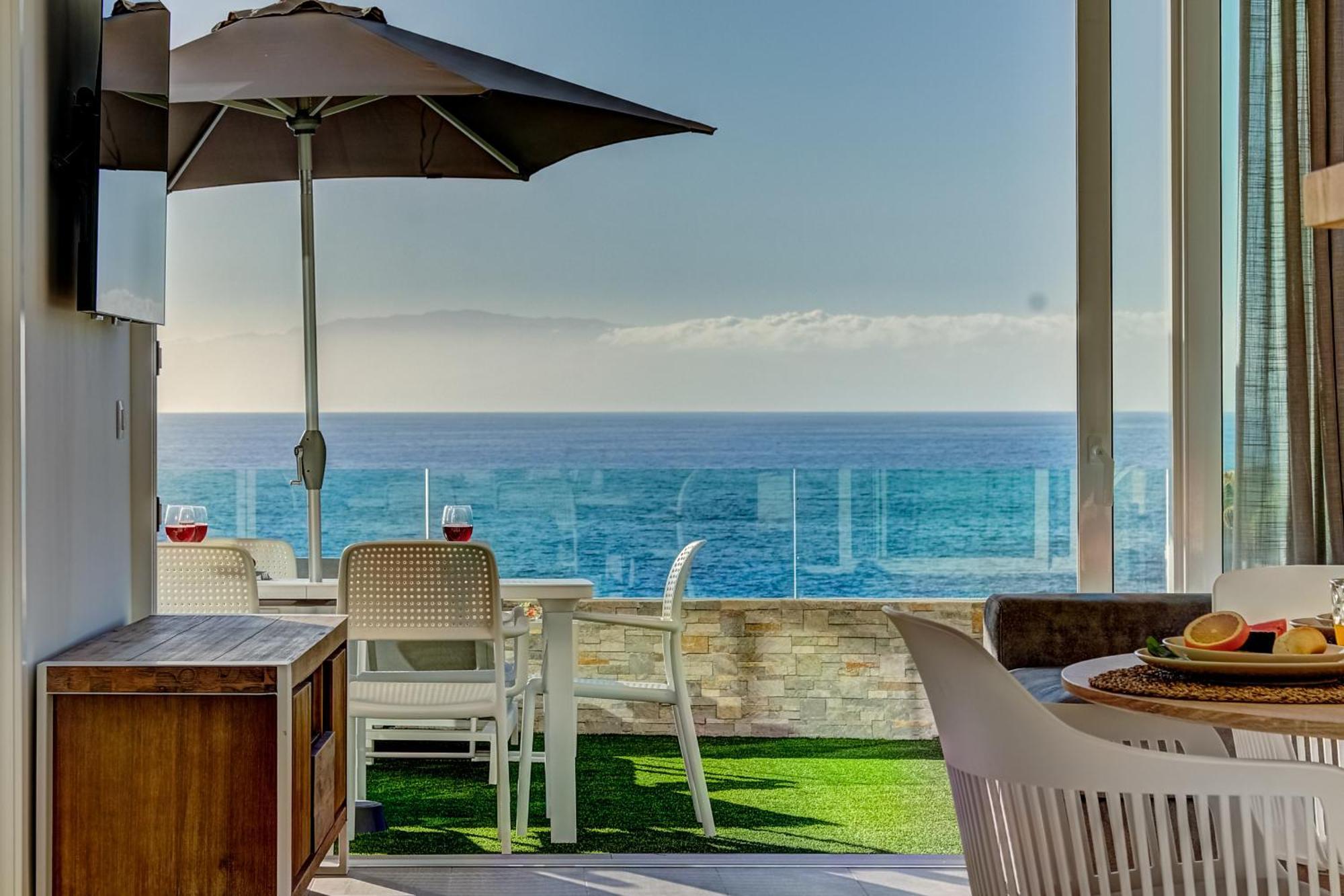Terrace On The Sea *