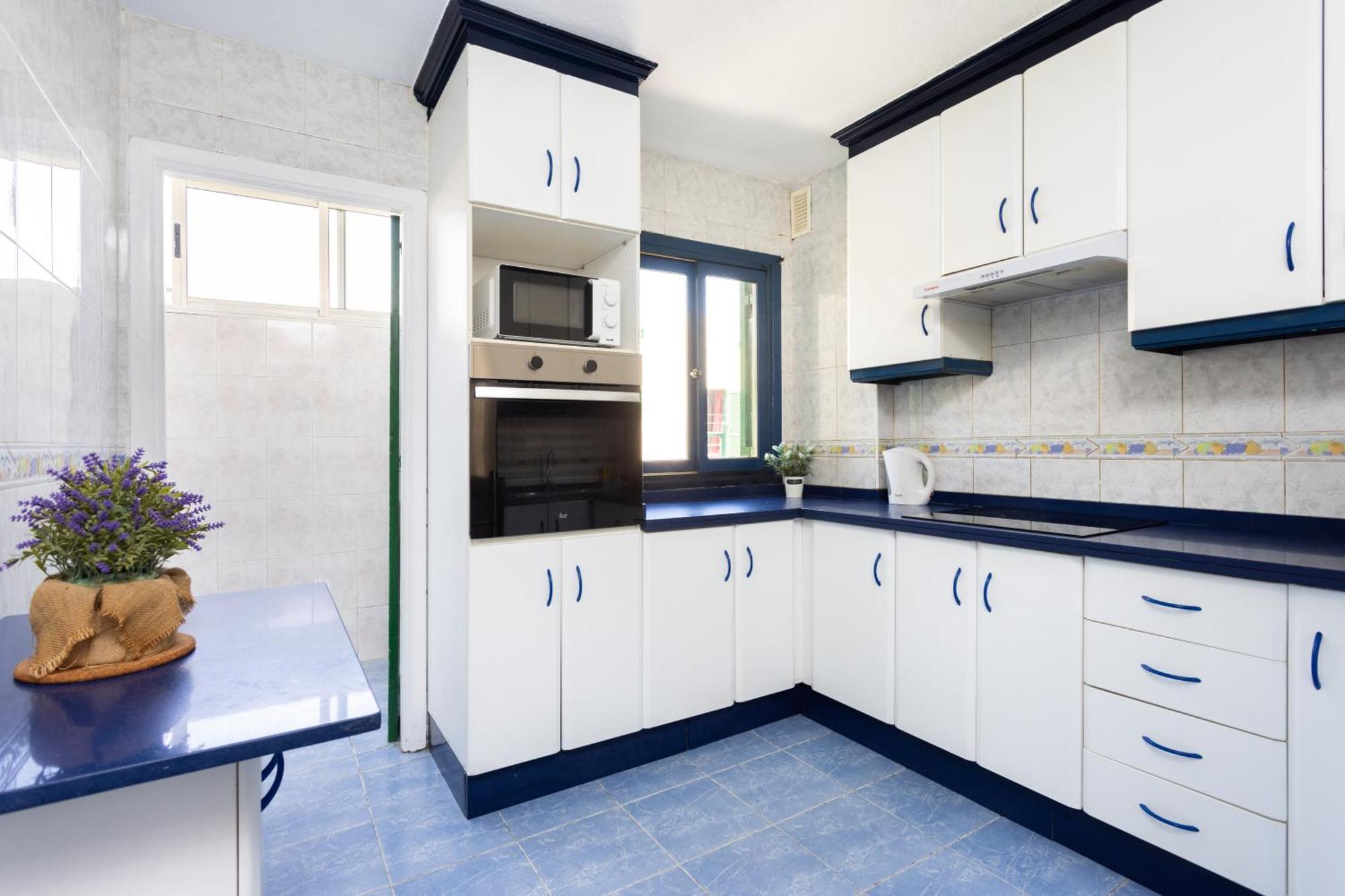 Classbnb - Three Spacious 150m From The Americas Promenade * Arona (Tenerife)