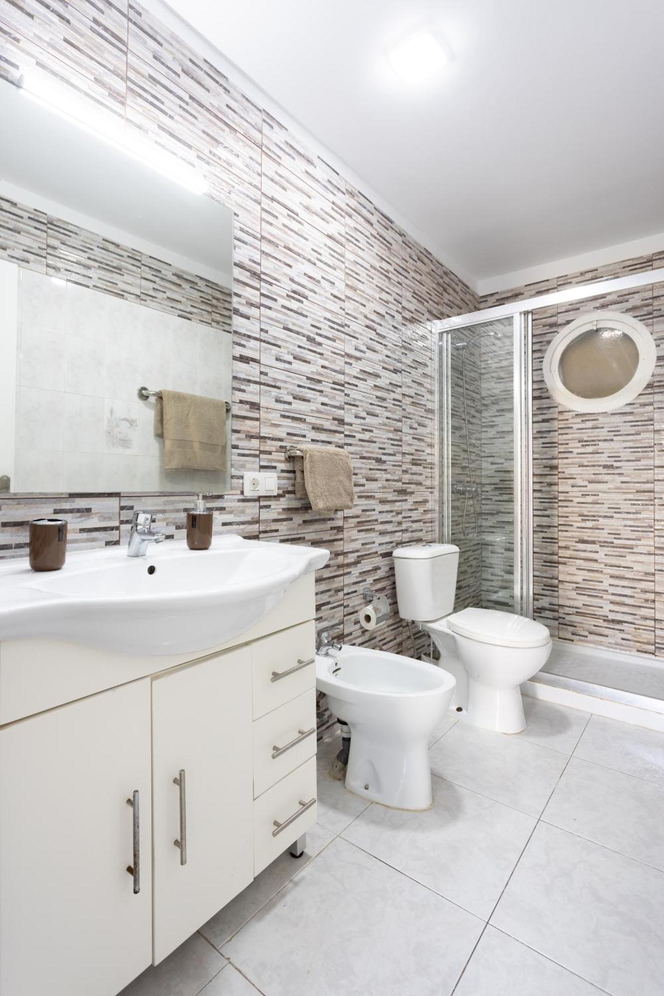 Classbnb - Three Spacious 150m From The Americas Promenade Apartment *
