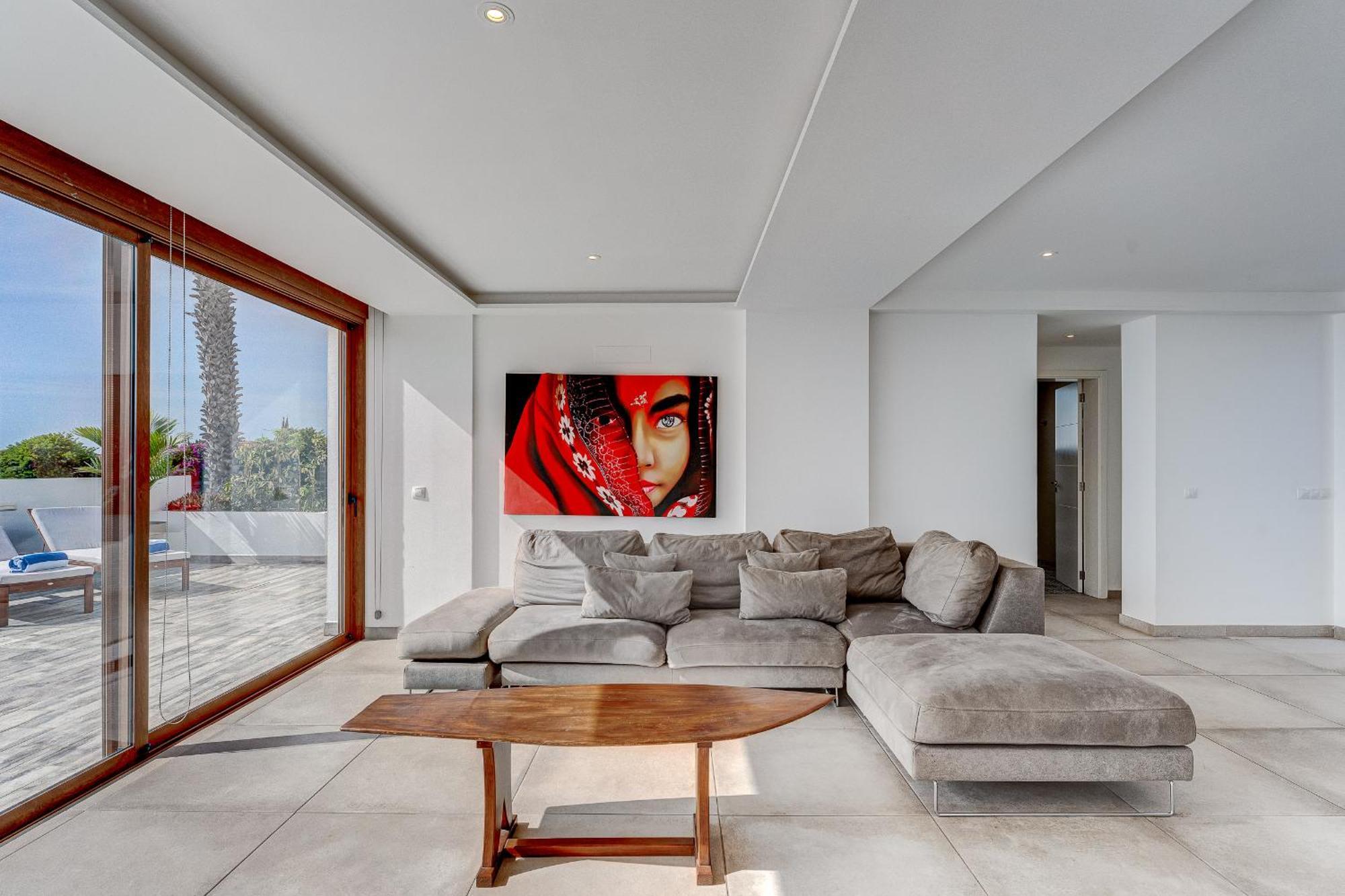 Fabulous Contemporary 5 Bedroom With Private Heated Pool, Sleeps Max 13 Villa Callao Salvaje