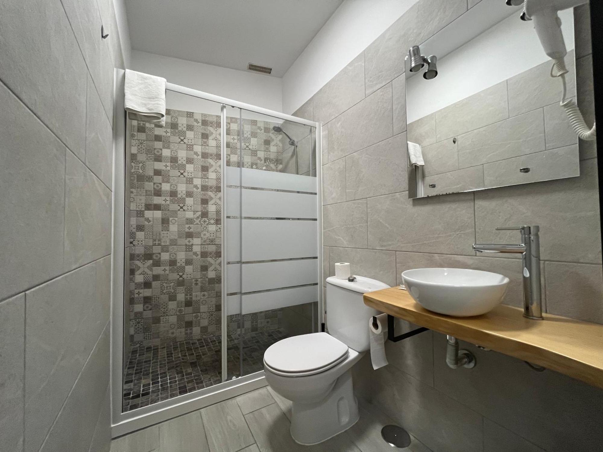 Cassandra Hotel *