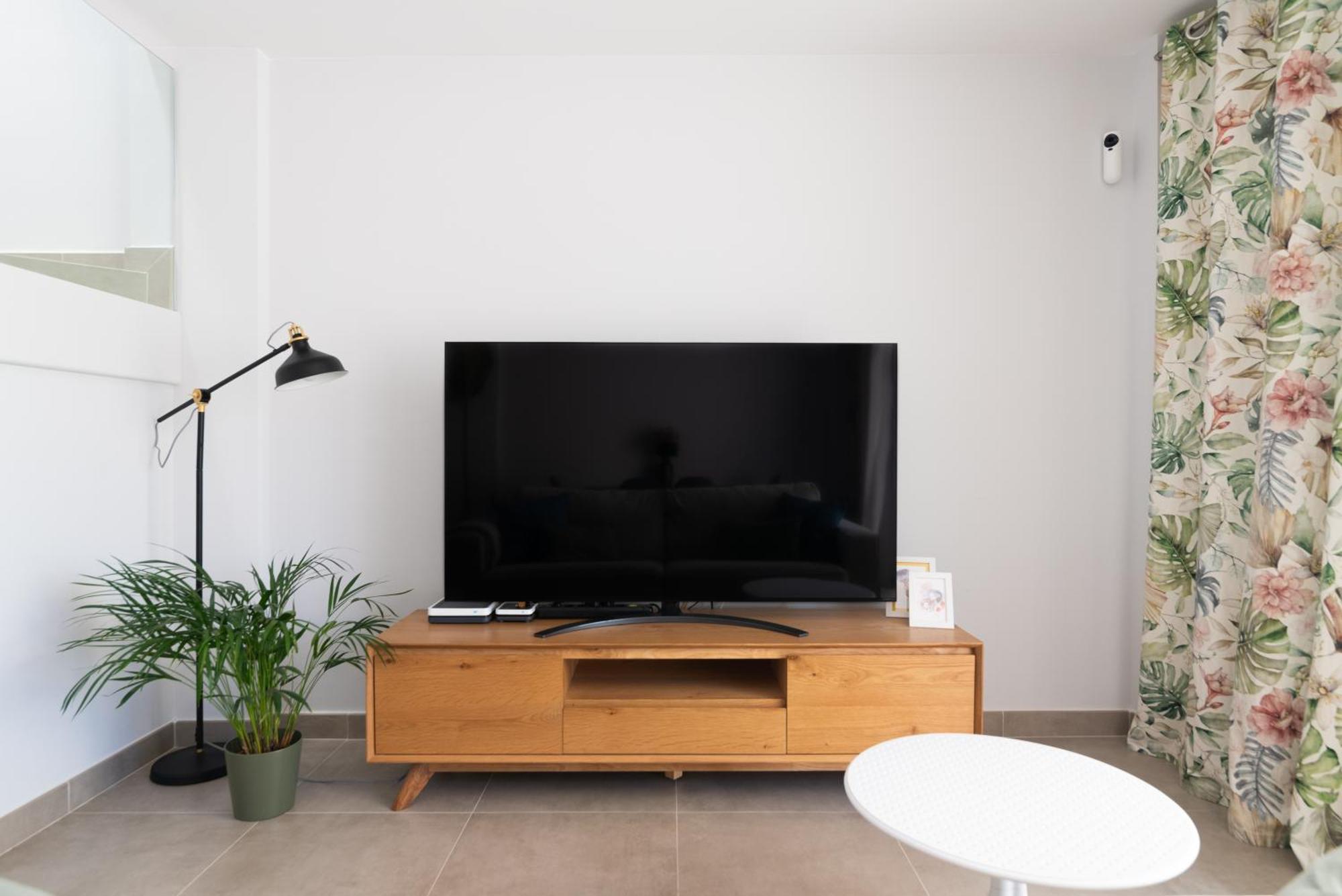 White Medano Apartment. New With Fast Wifi