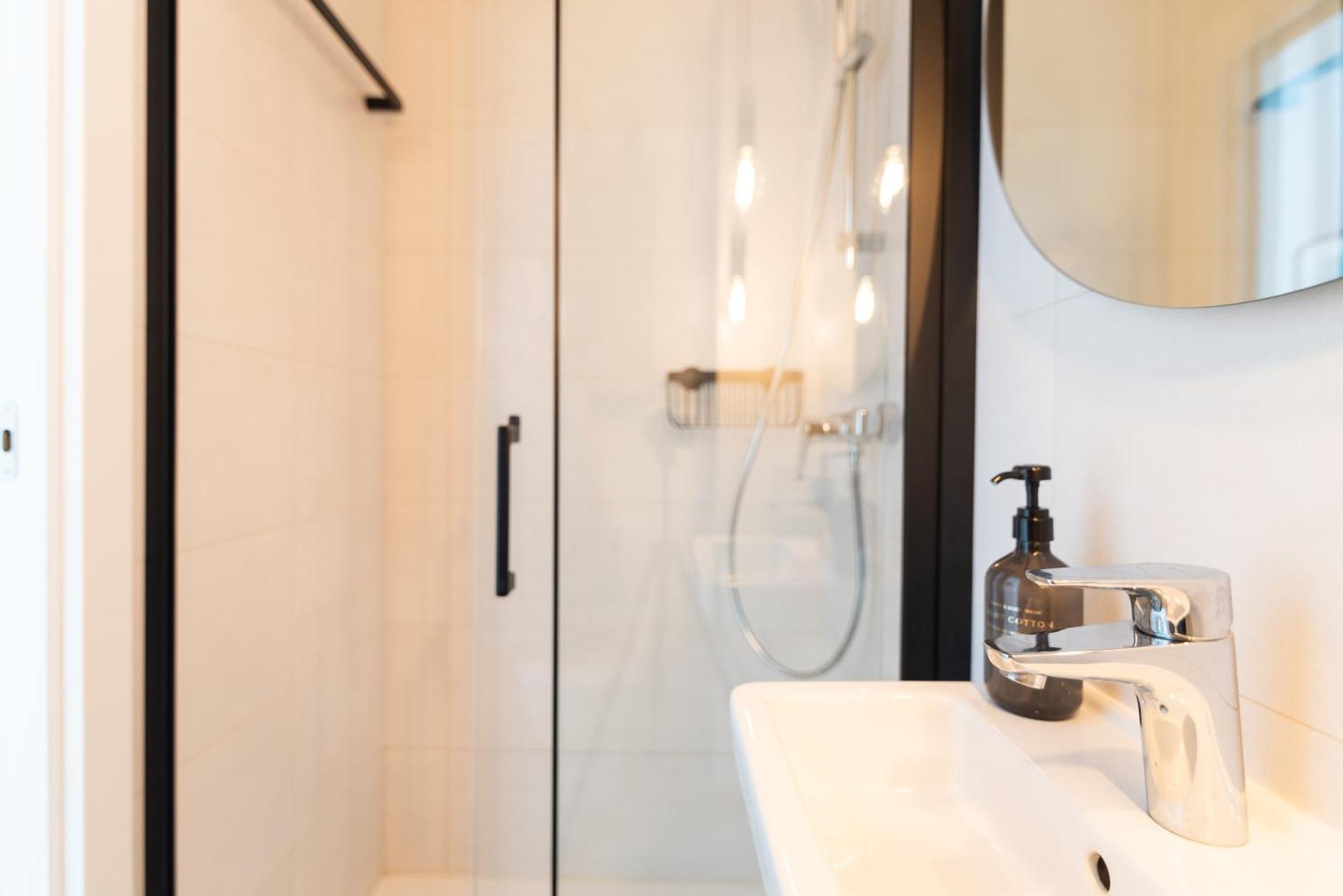 White Medano Apartment. New With Fast Wifi Сasa de vacaciones *