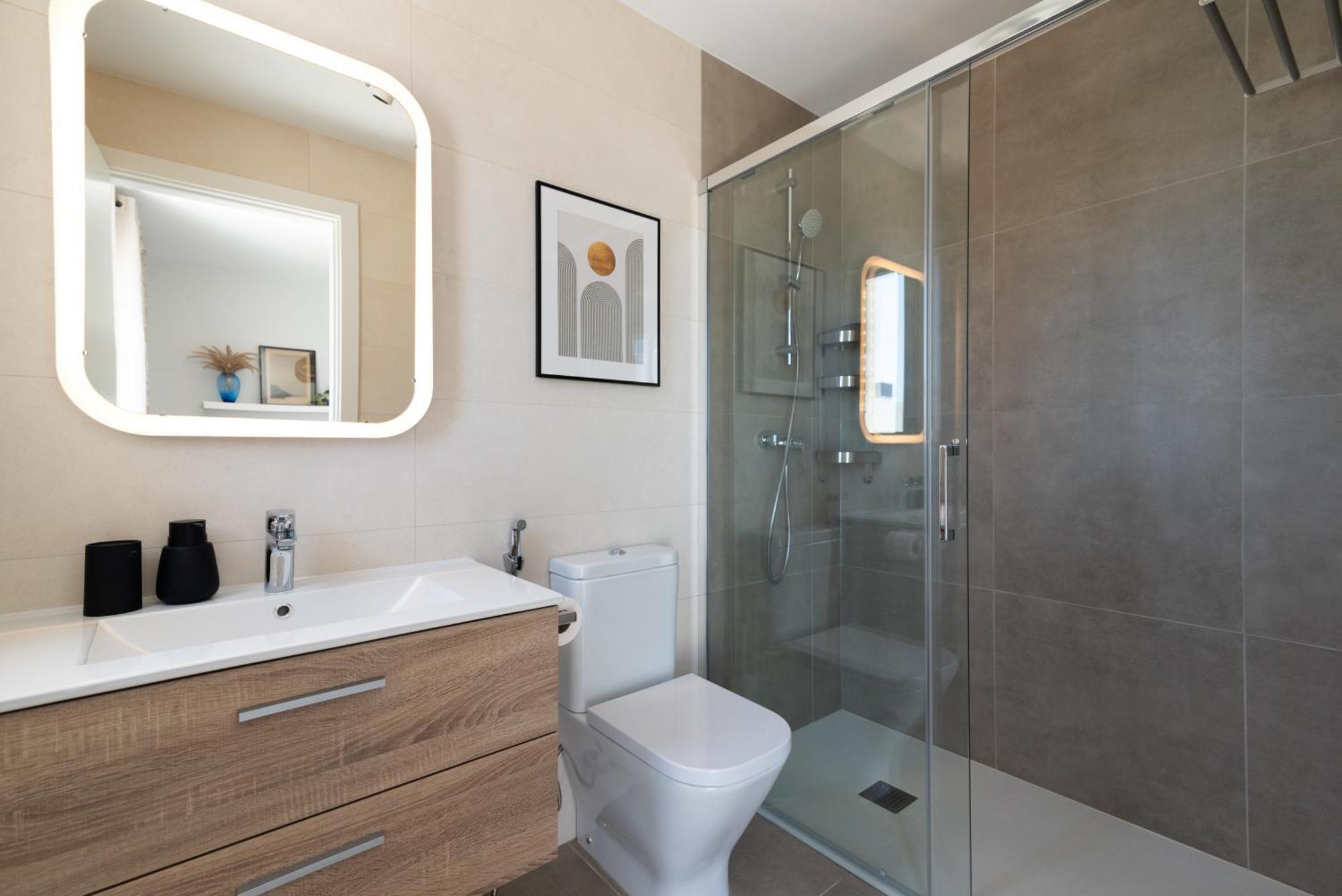 White Medano Apartment. New With Fast Wifi El Médano