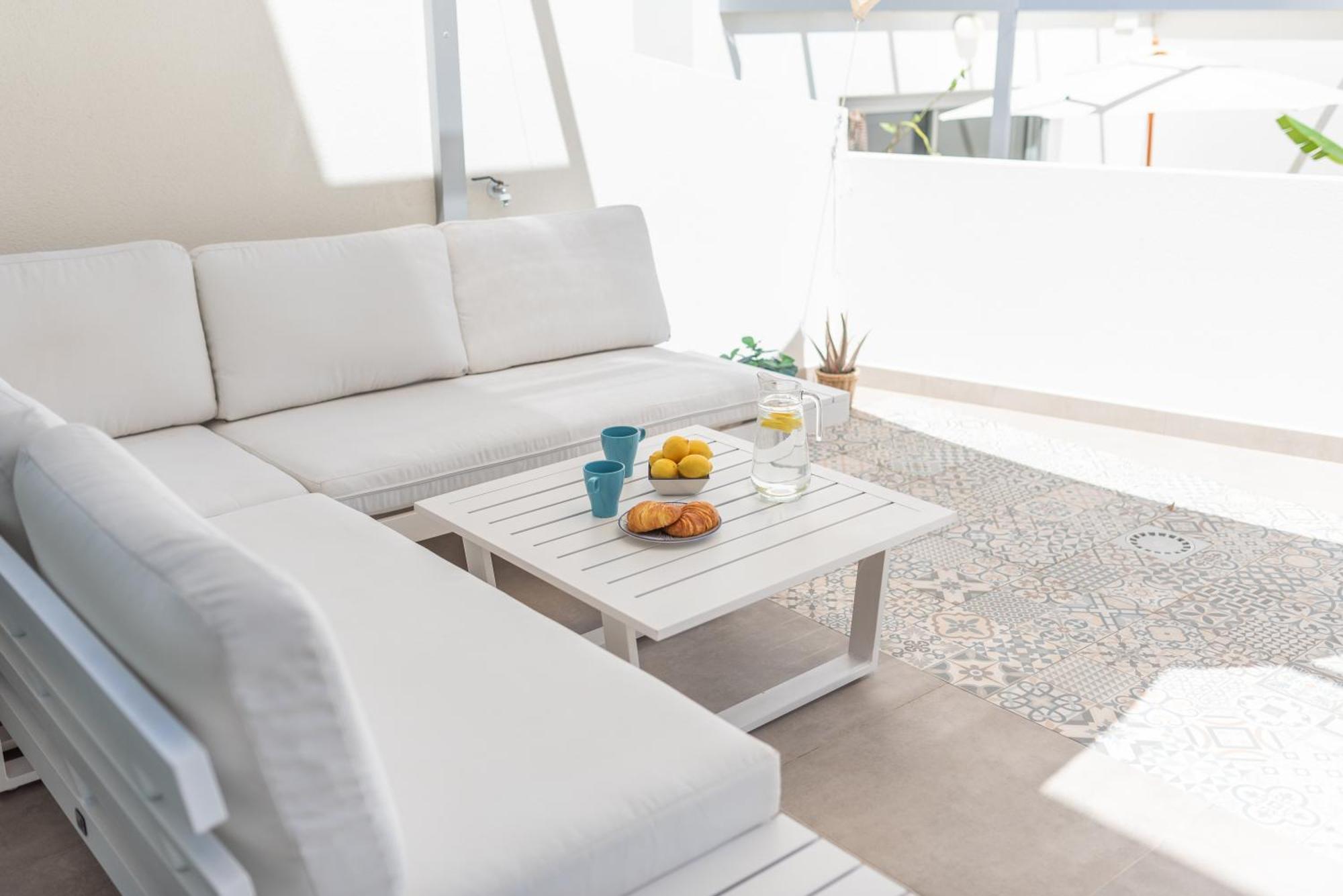 Сasa de vacaciones White Medano Apartment. New With Fast Wifi El Médano