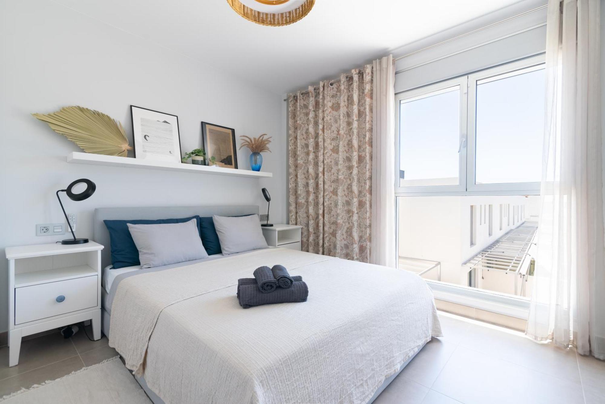 White Medano Apartment. New With Fast Wifi