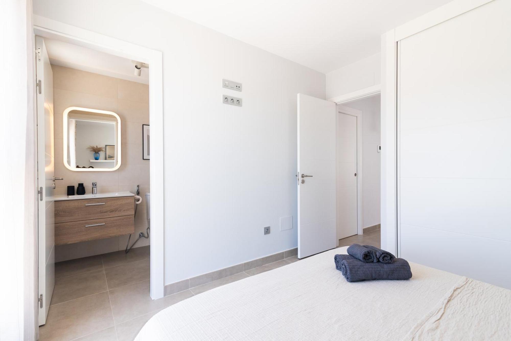 Сasa de vacaciones White Medano Apartment. New With Fast Wifi El Médano