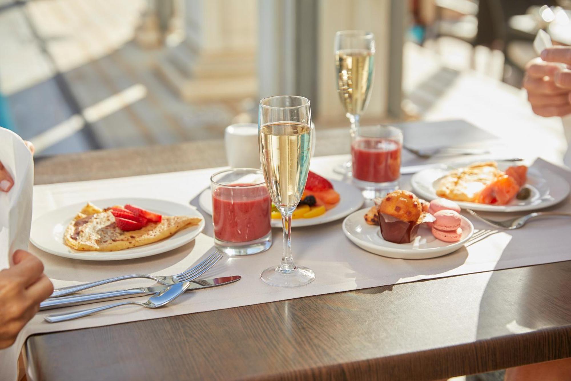 Cleopatra Palace Hotel 4*
