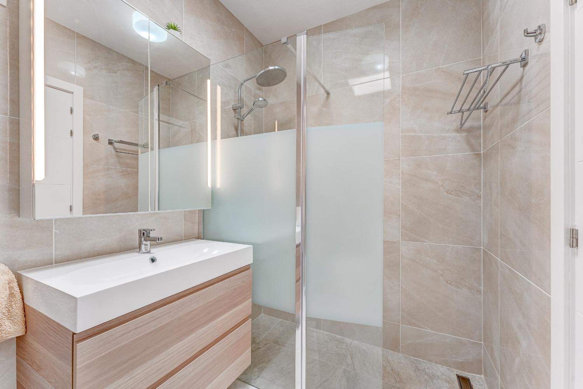 Yucca Park, Lovely, Quiet, 2 Bedroom, 70m2, Ocean Pool View!
