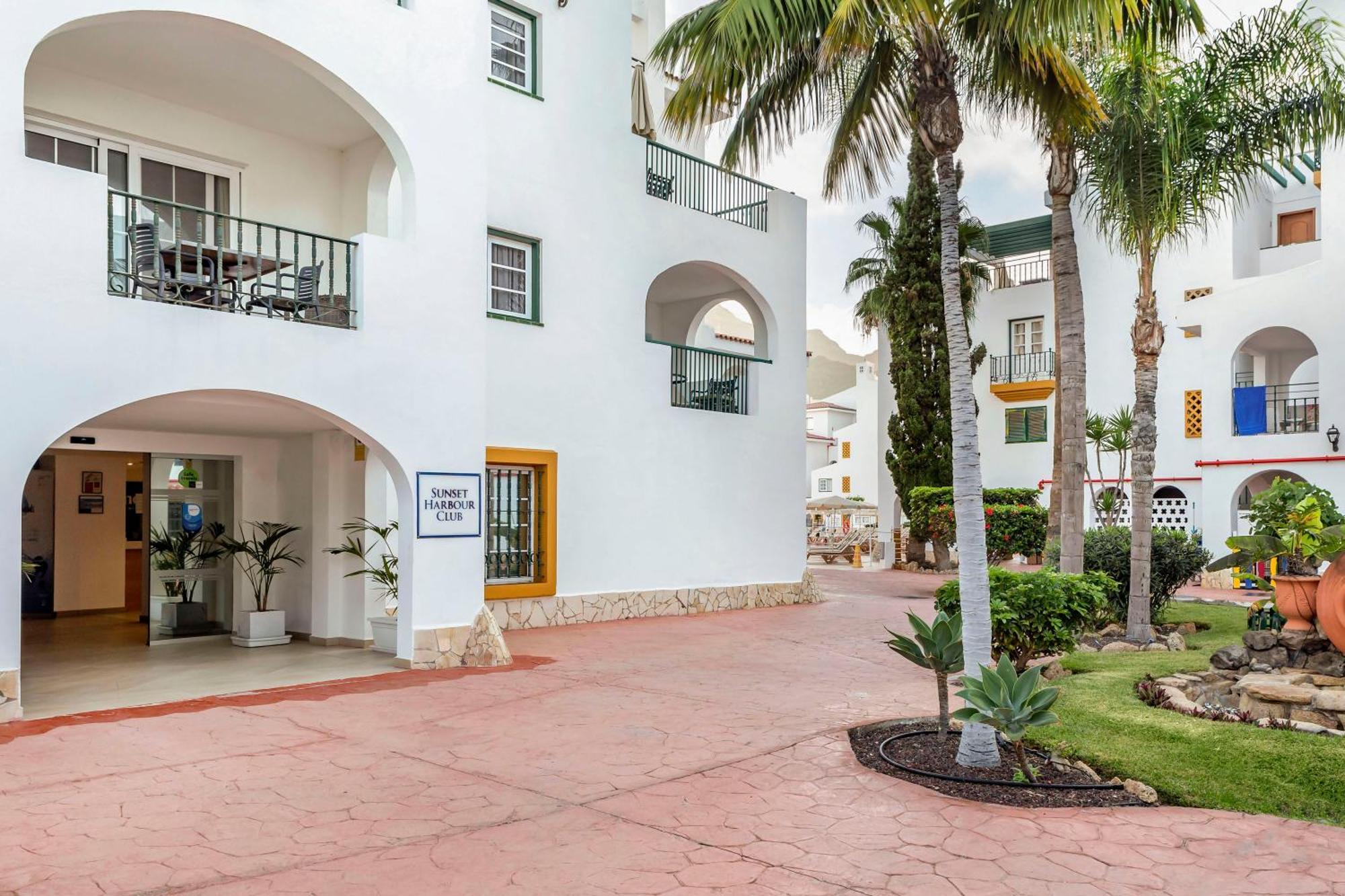 Sunset Harbour Club Aparthotel 3*