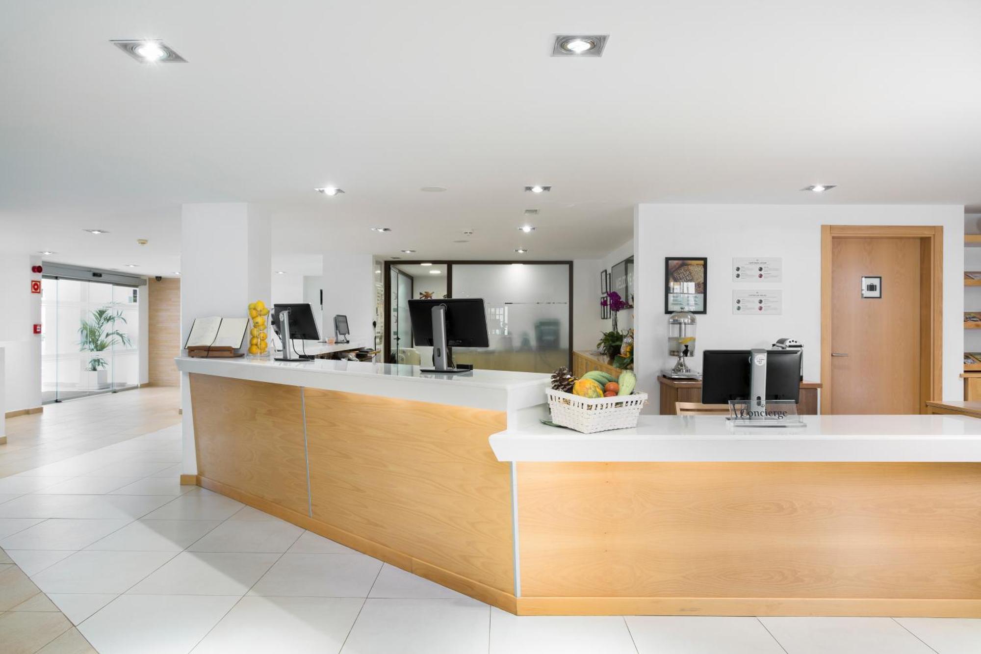 Sunset Harbour Club Aparthotel 3*