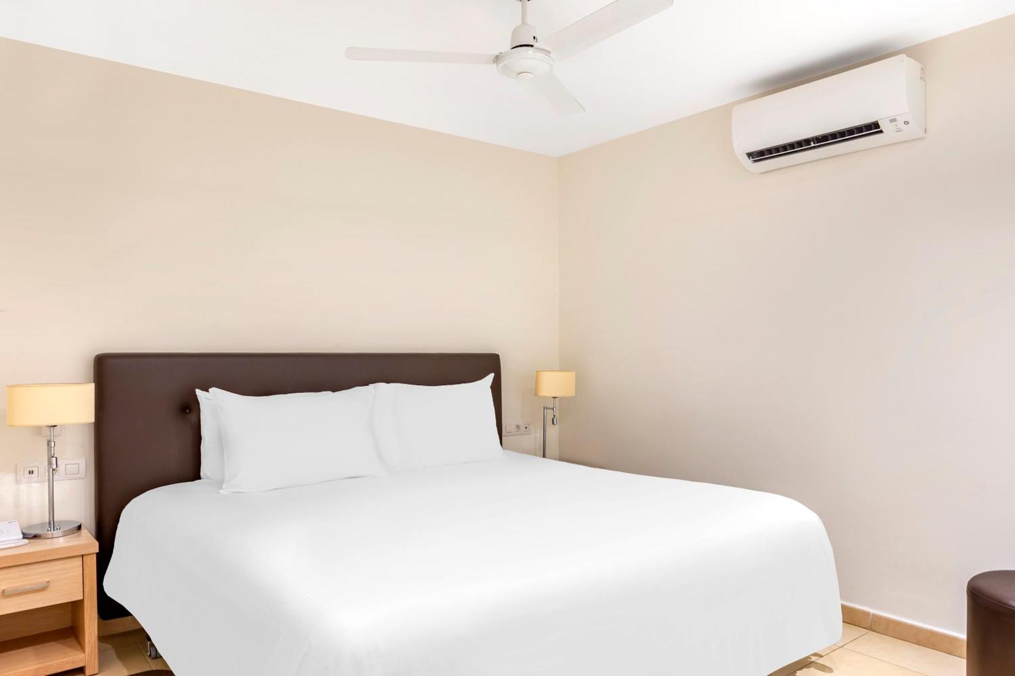 Aparthotel Sunset Harbour Club 3*