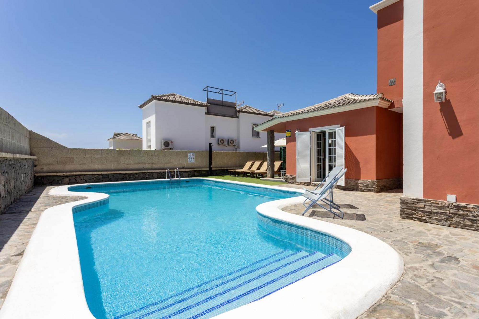 Chloe Tenerifesummervillas Giant Private Pool 11 Meters Long Holiday home *
