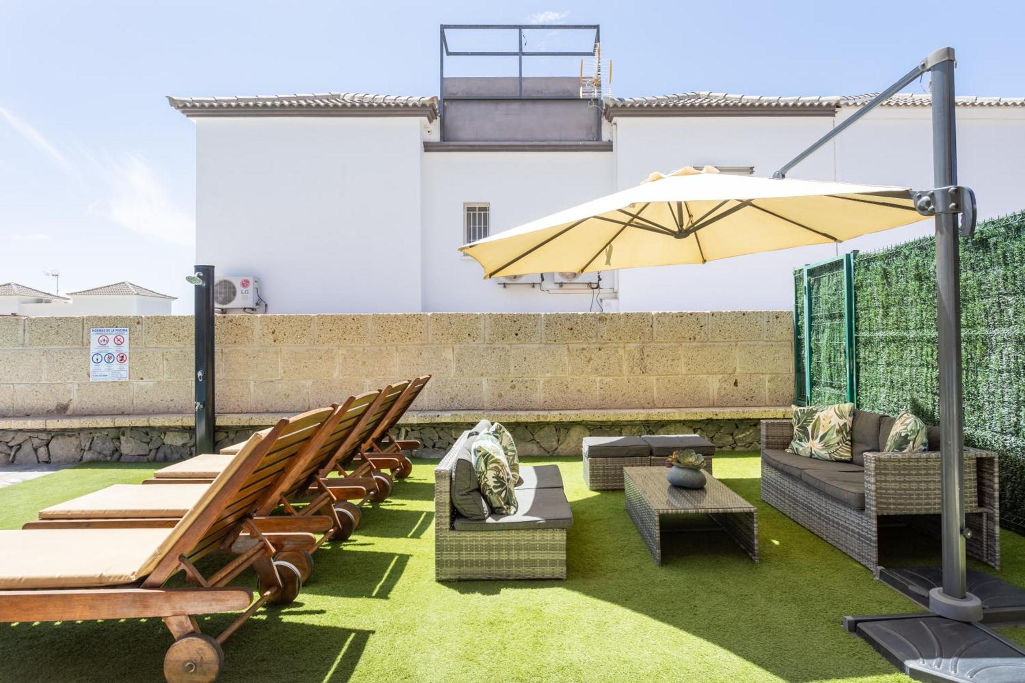Chloe Tenerifesummervillas Giant Private Pool 11 Meters Long Holiday home *