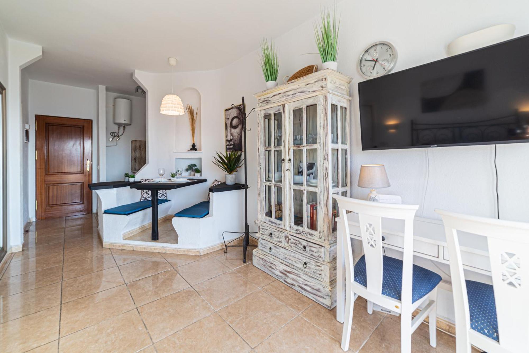 Sunset Escape Apartment *