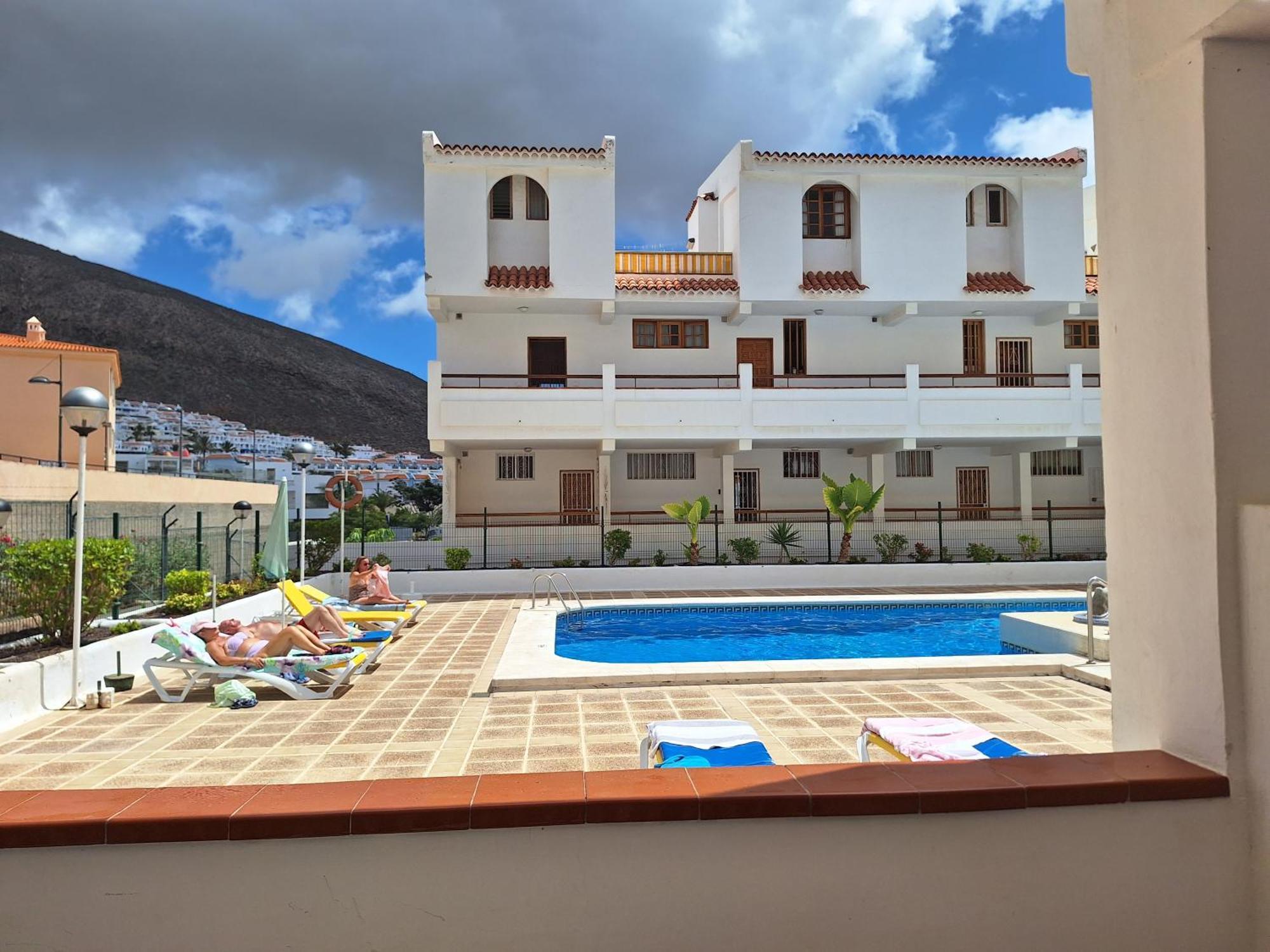 Apartment Parque Margarita, Terraza Vista Piscina Los Cristianos (Tenerife)