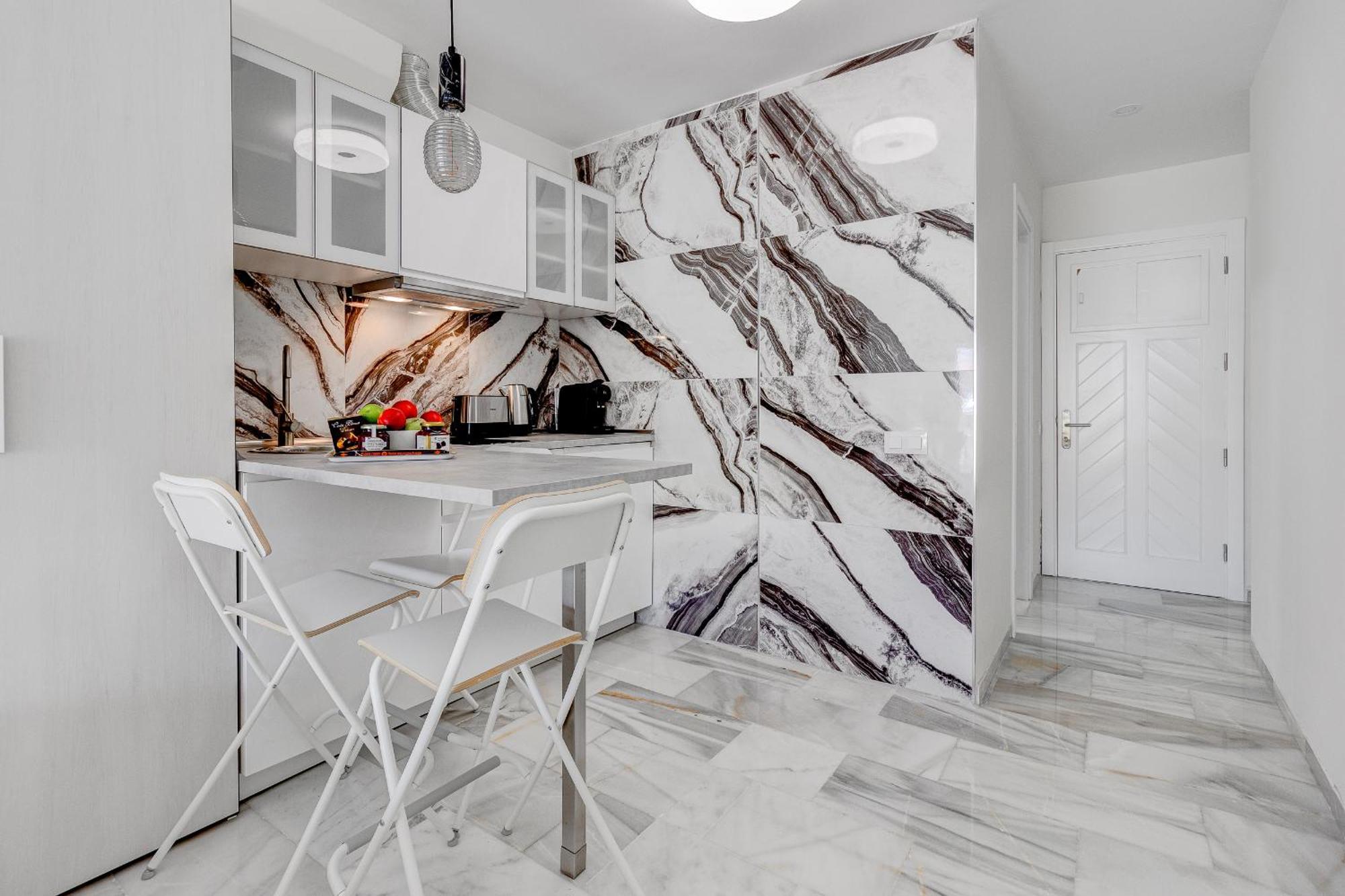 Graceful Brand New In Altamira Apartment *