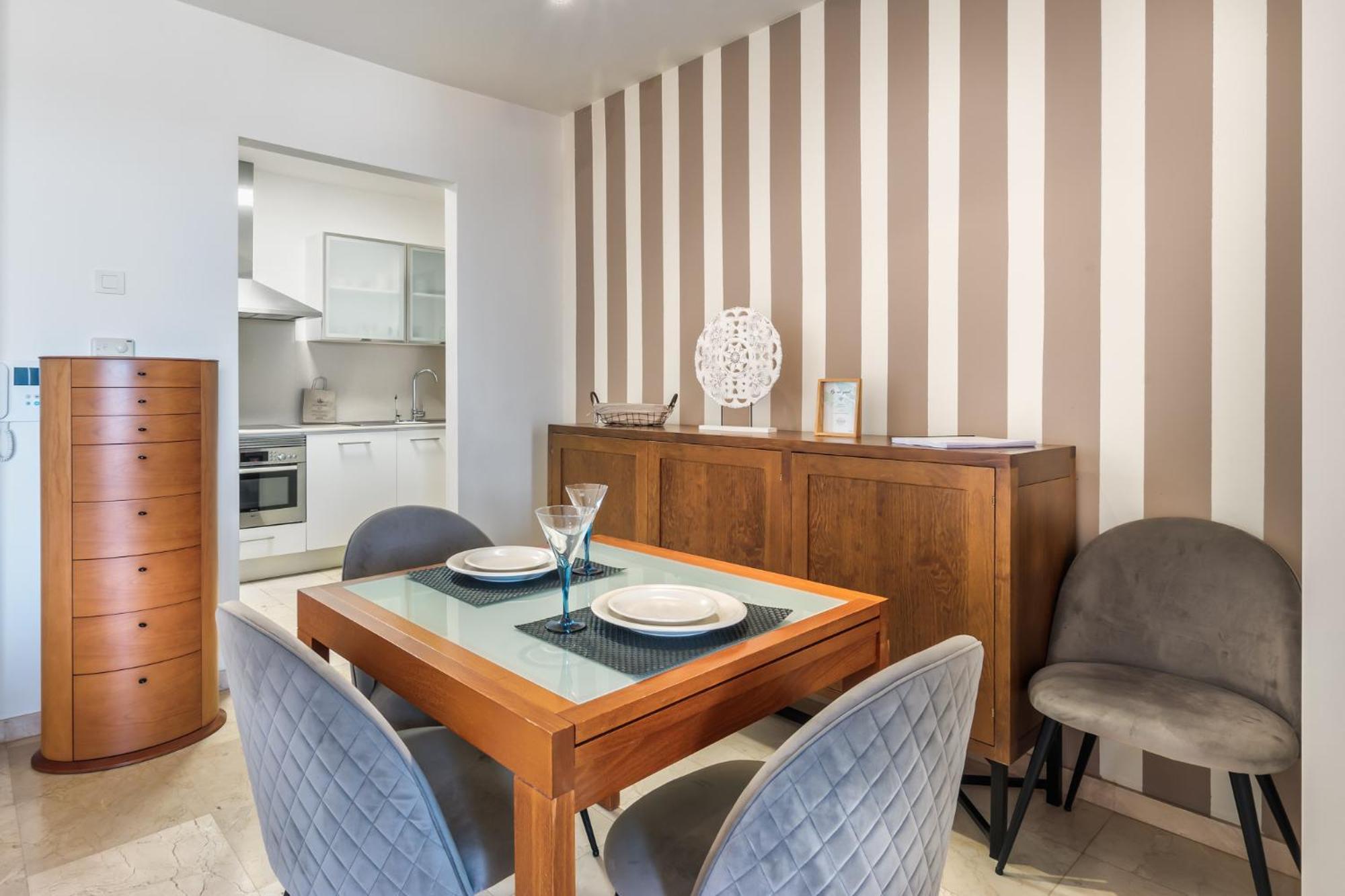 Hébergement de vacances Romen 2-2 Penthouse Sea View & Jacuzzi 2b Palm-mar
