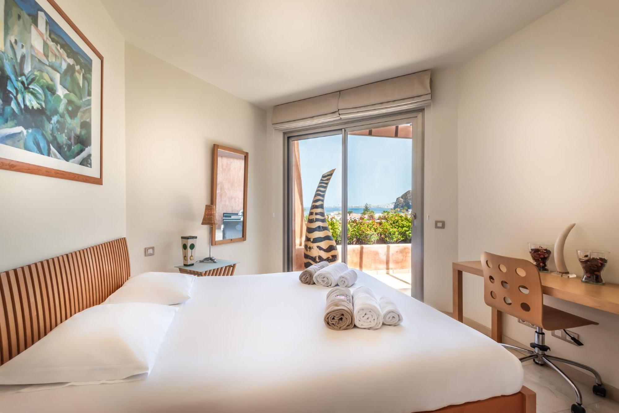 Hébergement de vacances Romen 2-2 Penthouse Sea View & Jacuzzi 2b Palm-mar