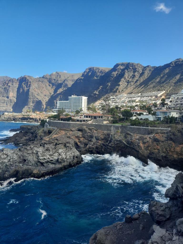 Apartment Amazing View Los Gigantes & La Gomera