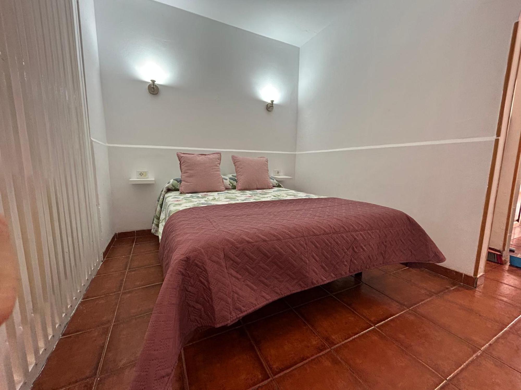 Practical And Cozy In Southern Arona