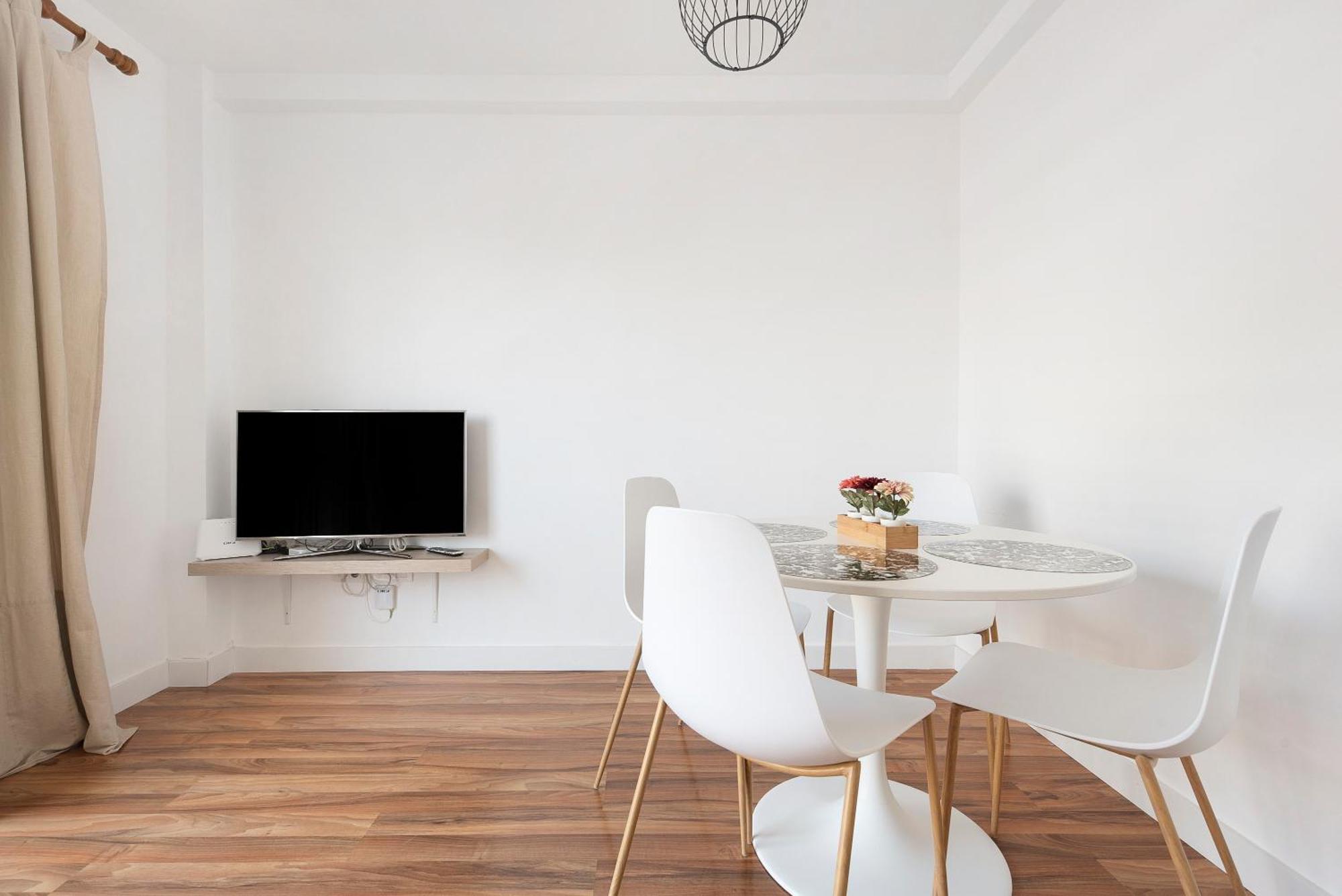 Aigon Apartment *