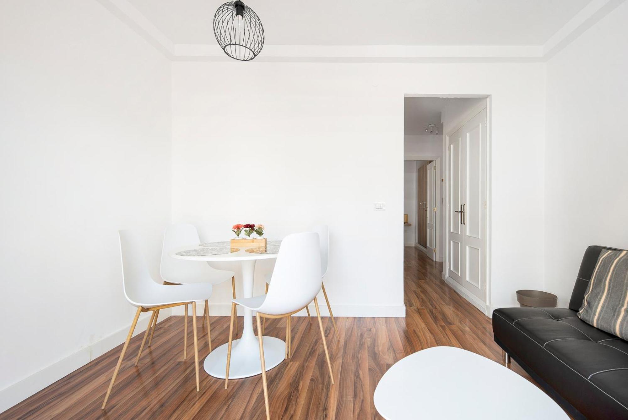 Aigon Apartment *