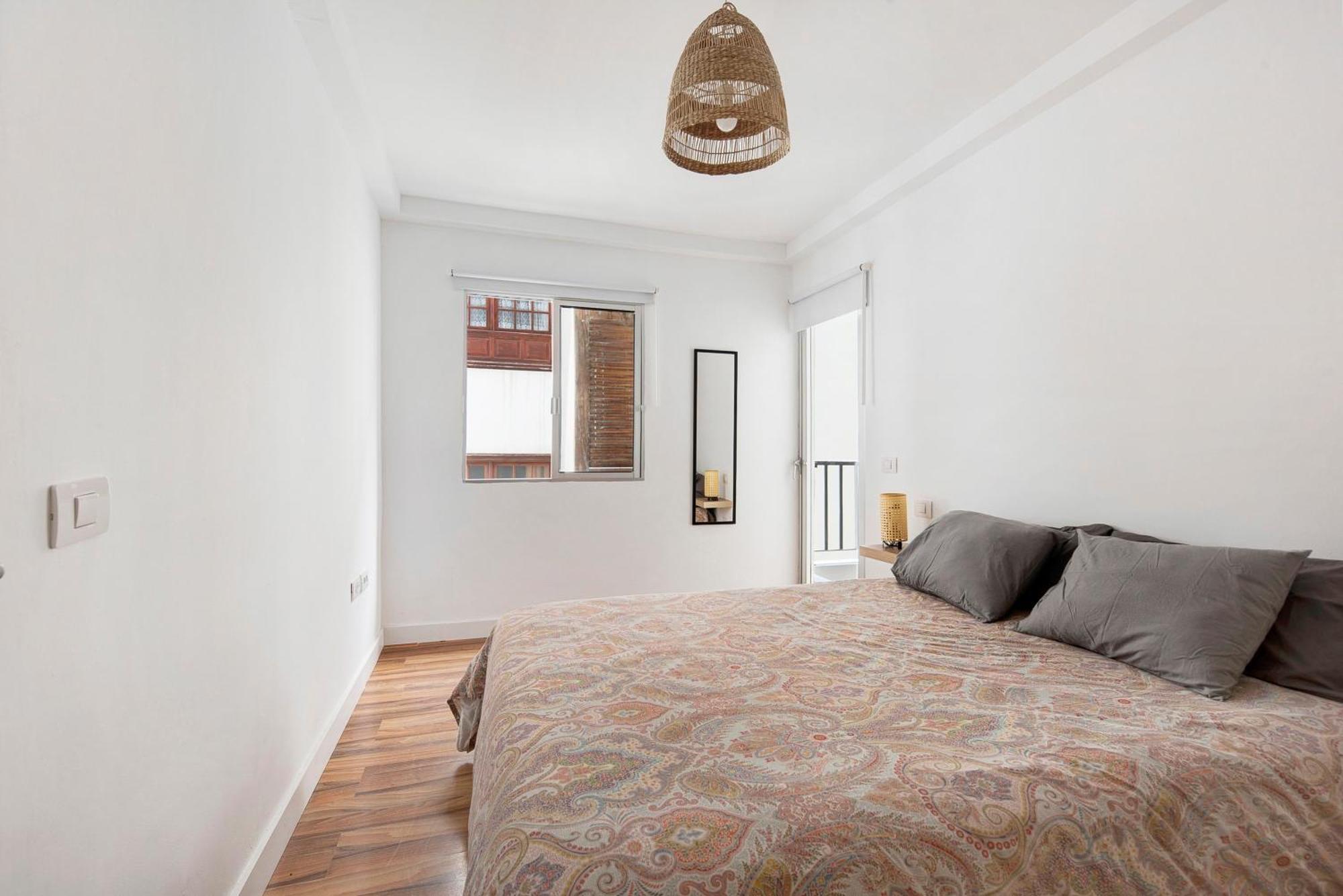 Aigon Apartment *