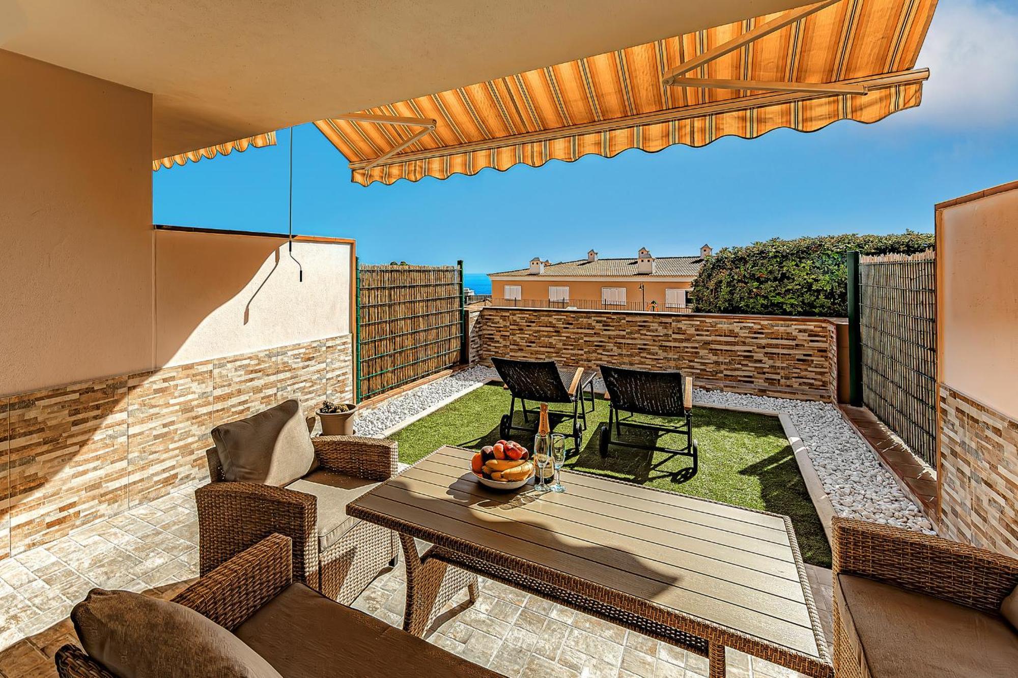 Spacious Ocean View Family Townhouse *
