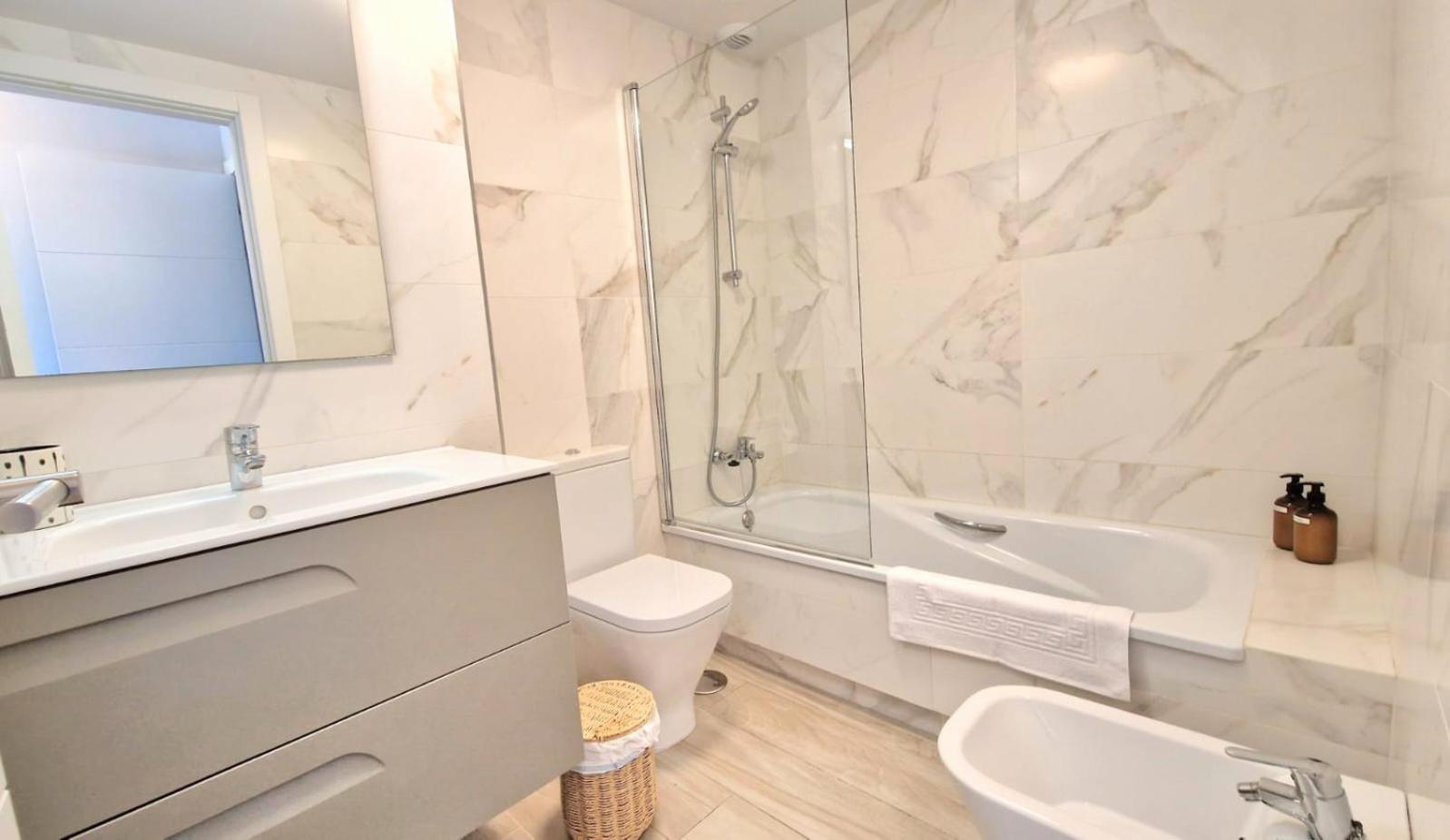 Apartamento Amplio Y Comodo Apartamento. Granadilla De Abona
