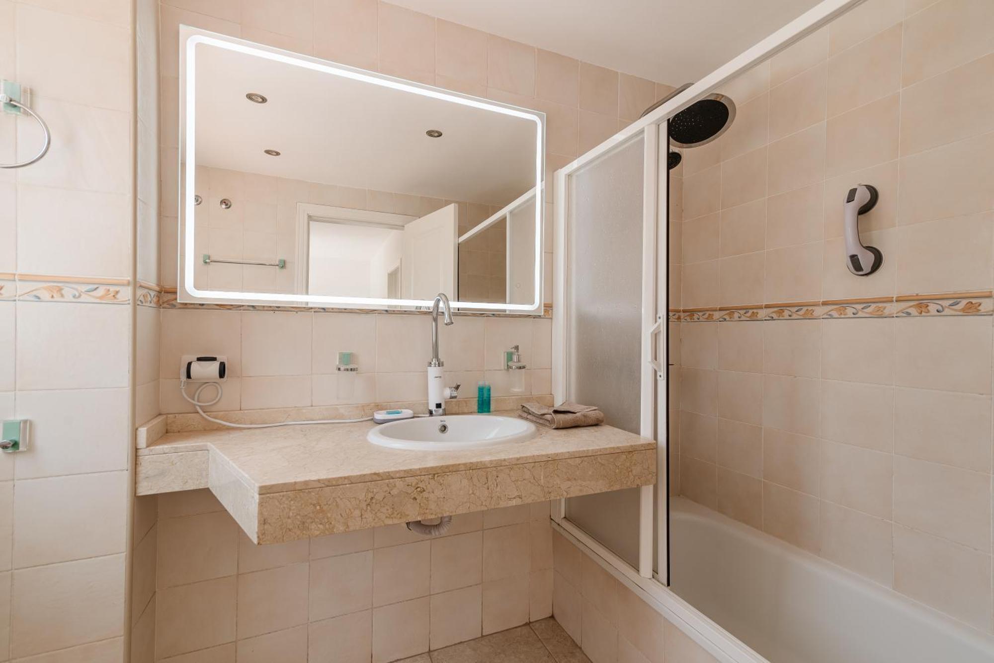 Comfortable 4-bedroom With Private Gardens Villa