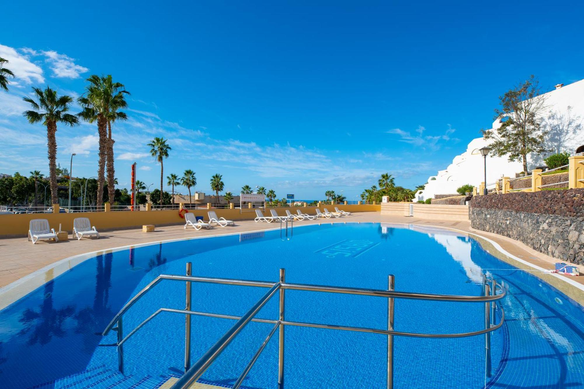 Sunny Oasis Getaway Costa Adeje (Tenerife)