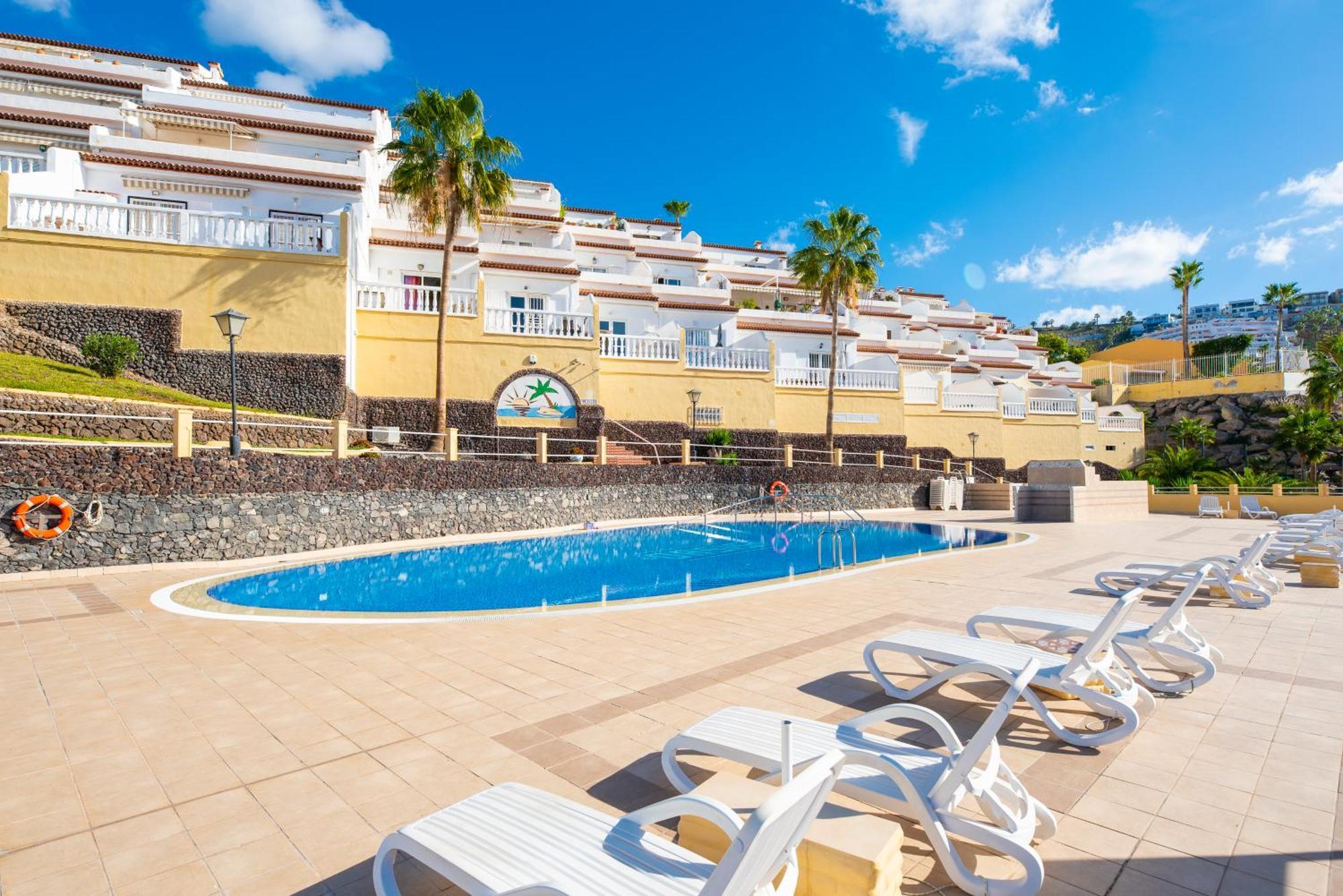 Sunny Oasis Getaway Costa Adeje (Tenerife)