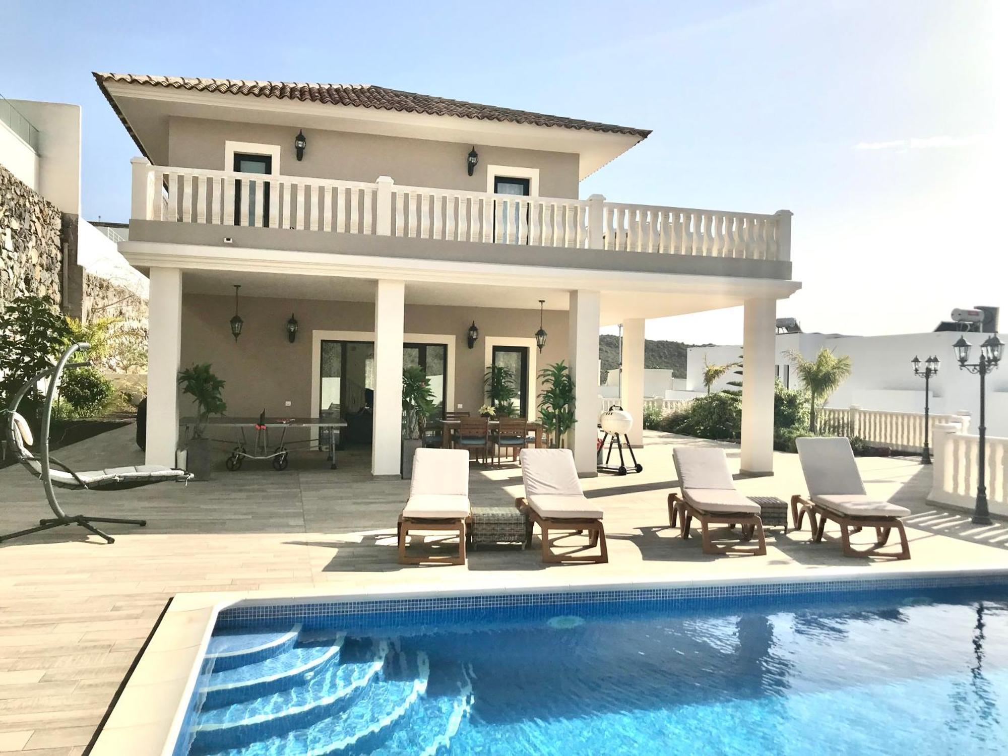Vista Bella In Ruhiger Villengegend Mit Meerblick Villa *