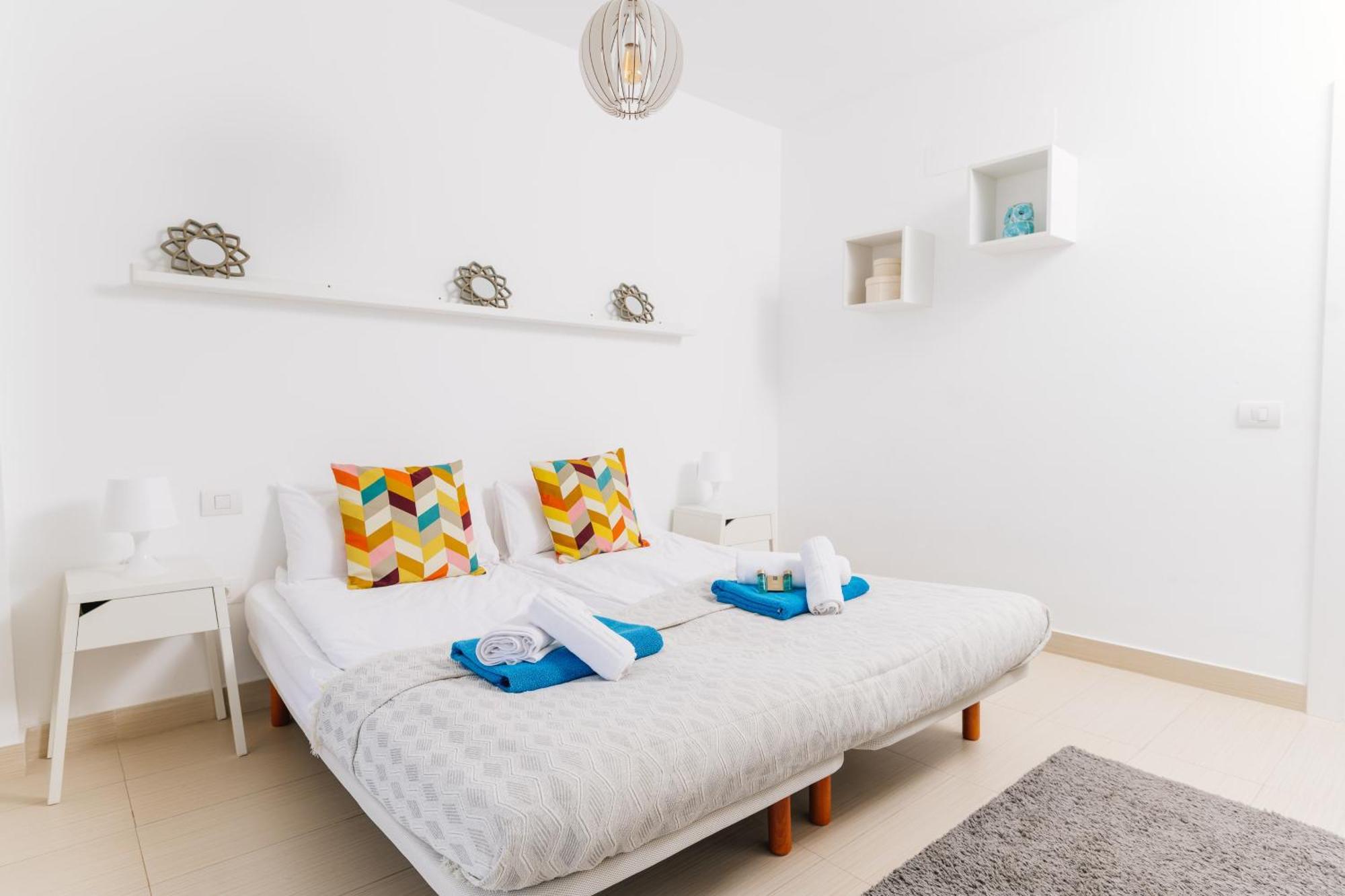 Sunset White - Ocean View, Jakuzzi, Heated Pool, Air-conditioning, Grill * Playa de las Americas (Tenerife)