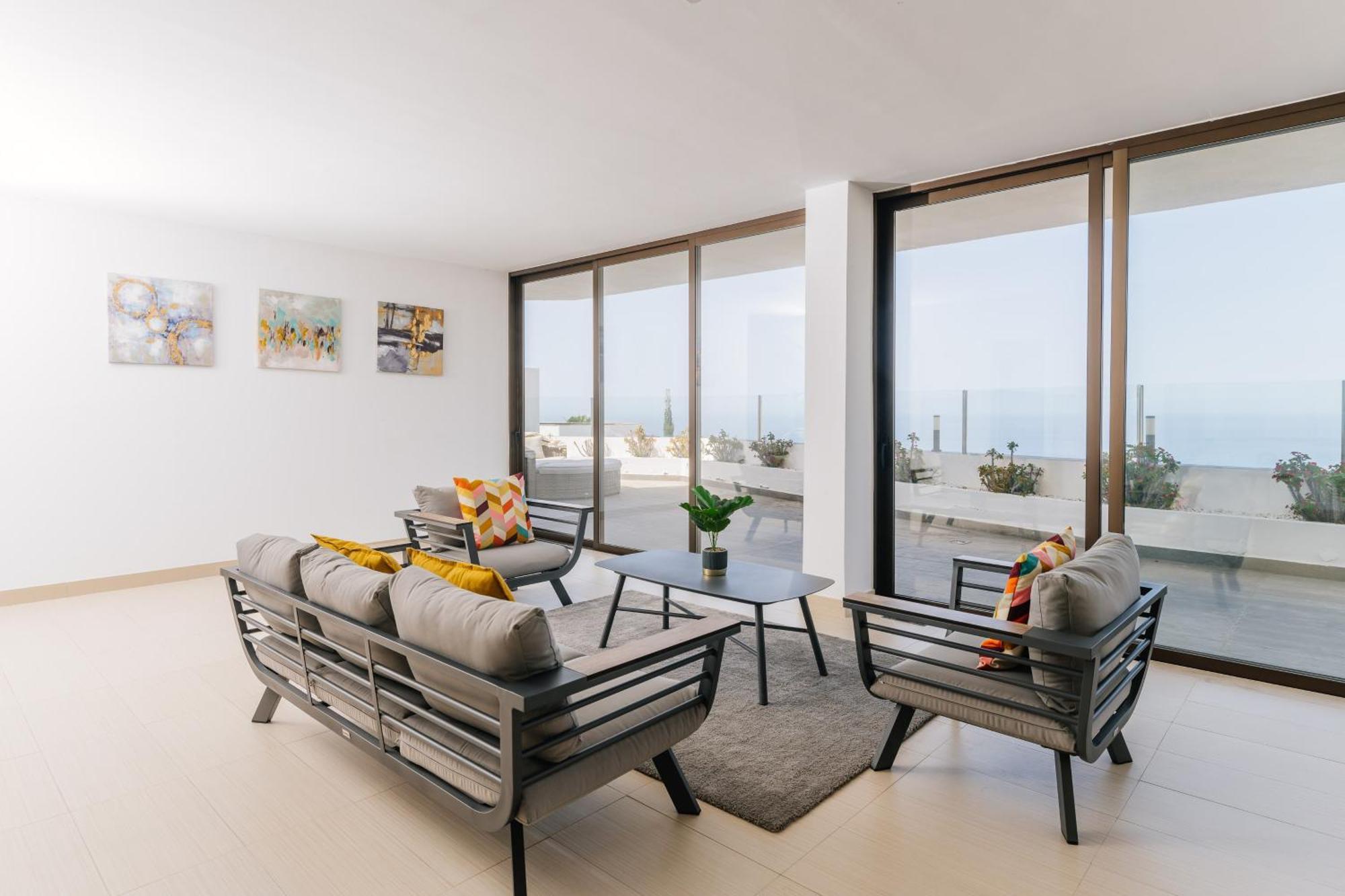 Sunset White - Ocean View, Jakuzzi, Heated Pool, Air-conditioning, Grill Villa Playa de las Americas (Tenerife)